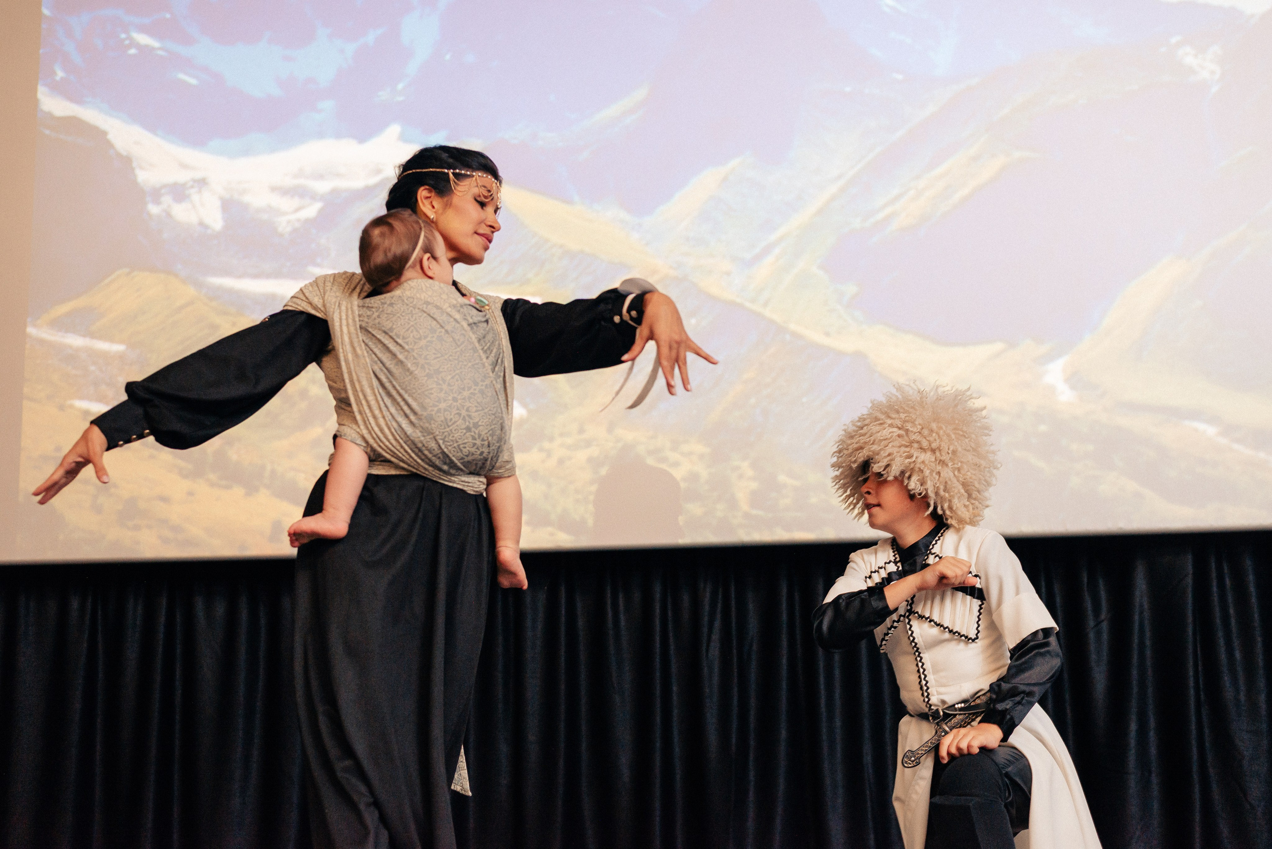 Слингомама Иваново 2025. Семейный и детский фотограф Иваново Ксения Азаренкова