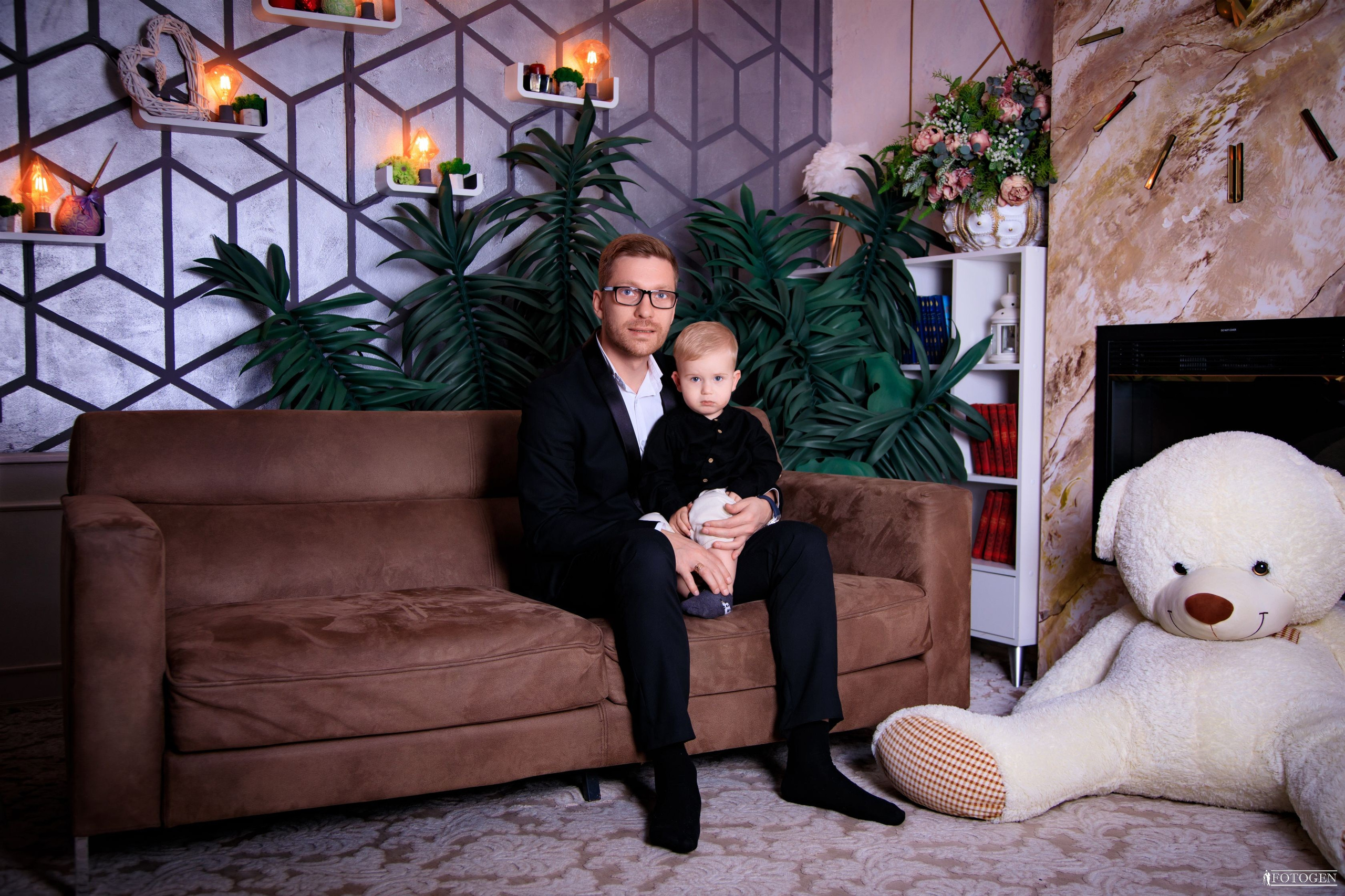 Семейная фотосессия: мама, папа и малыш | Портфолио Fotogen. Интерьерная фотостудия FOTOGEN г. Краснодар