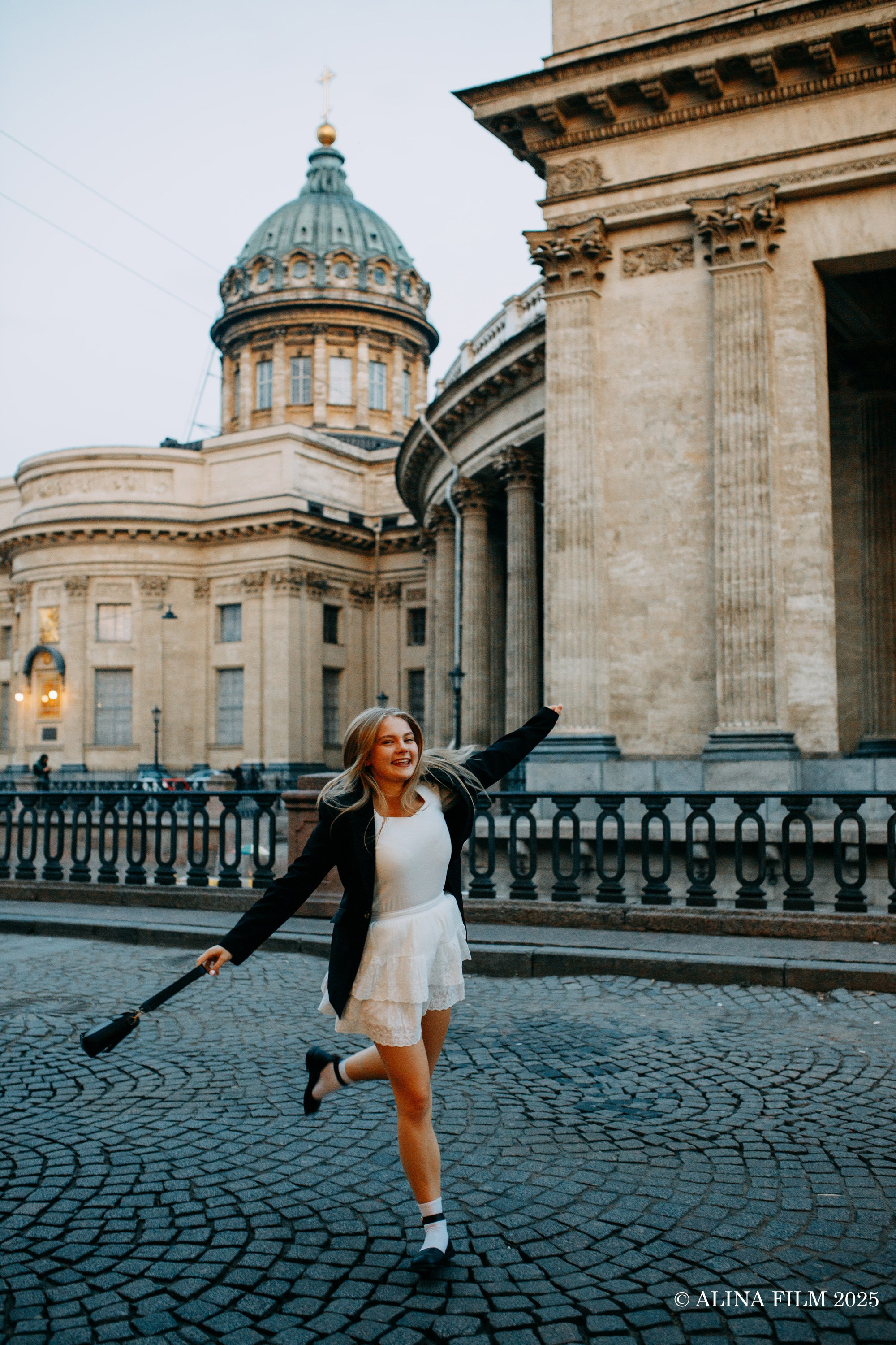 Фотосессия на рассвете у Казанского собора. Фотограф в Санкт-Петербурге Alina Film