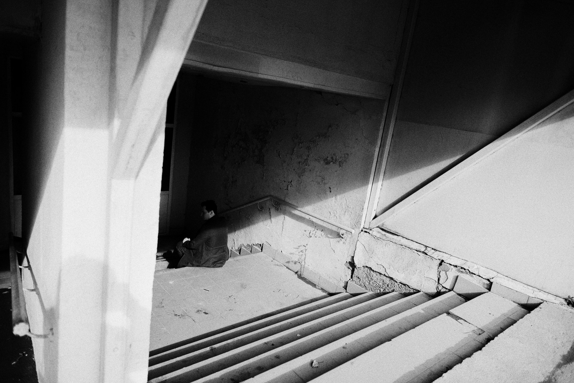 Фотограф Тюмень Дарья Мустафина — Мужская фотосессия на улицах Тюмени. Портретный фотограф Тюмень Дарья Мустафина