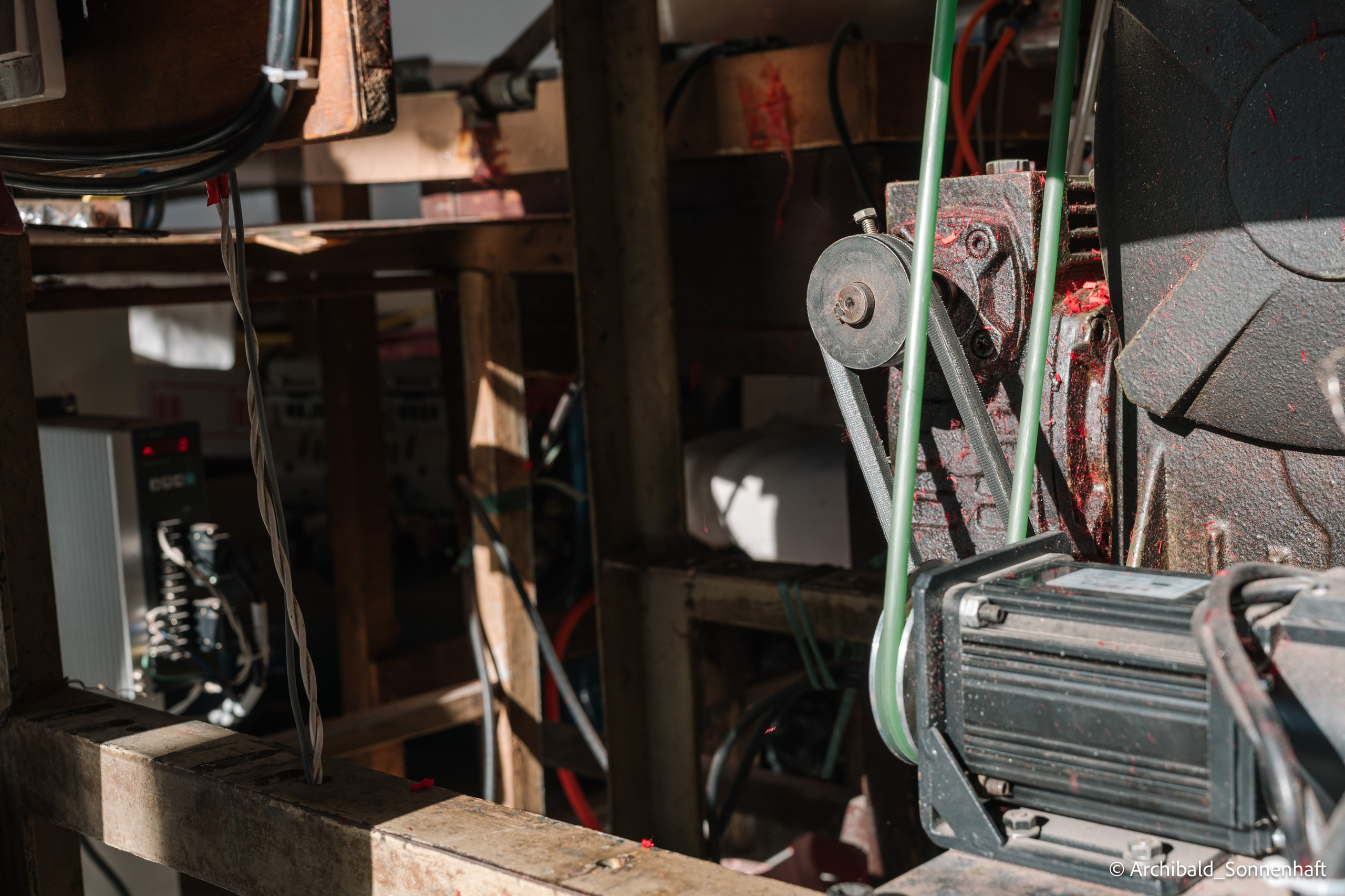 真丝绒绣技艺. Photographer in Guangzhou, China. Archibald Sonnenhaft