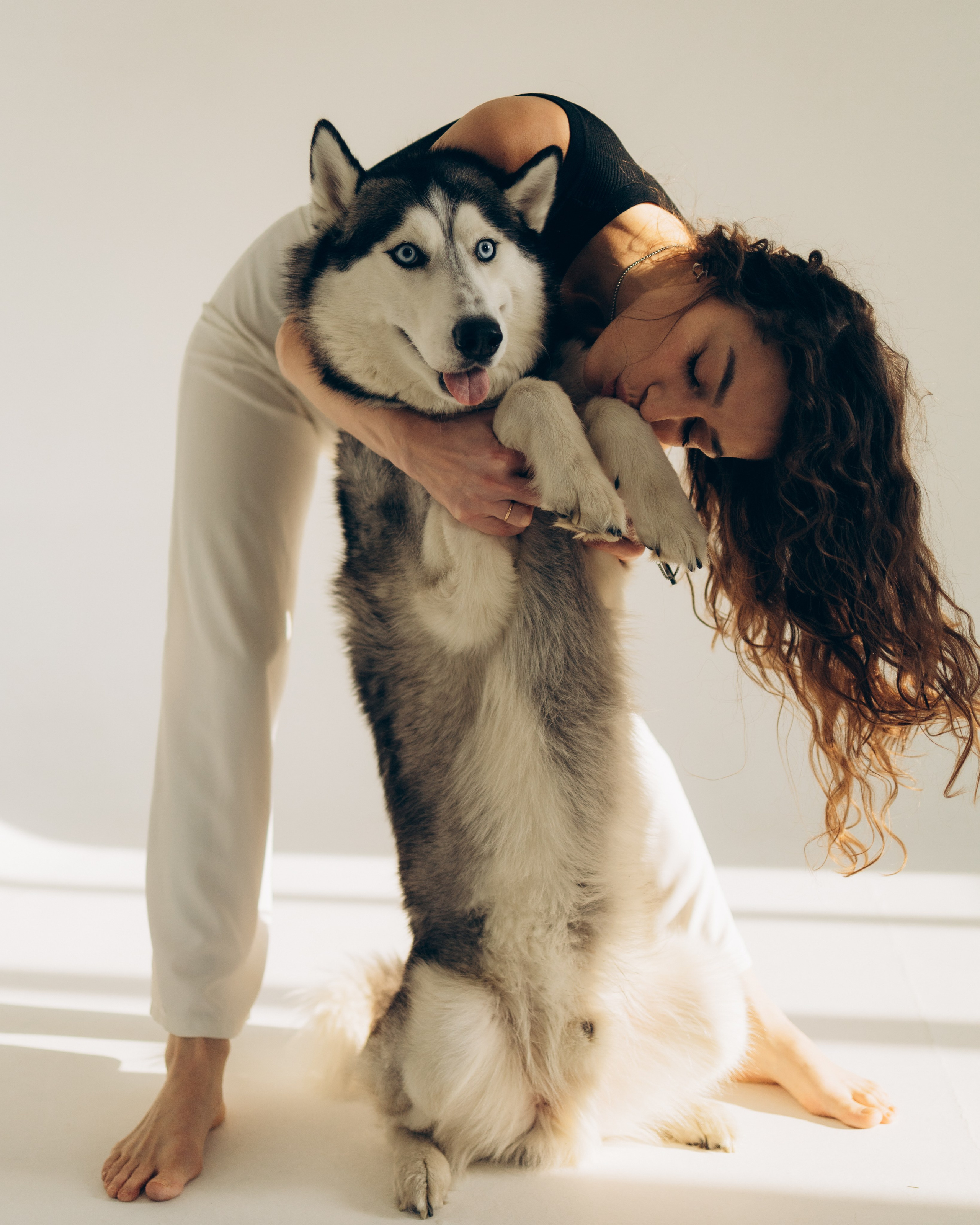 Алина и Локи. Главная