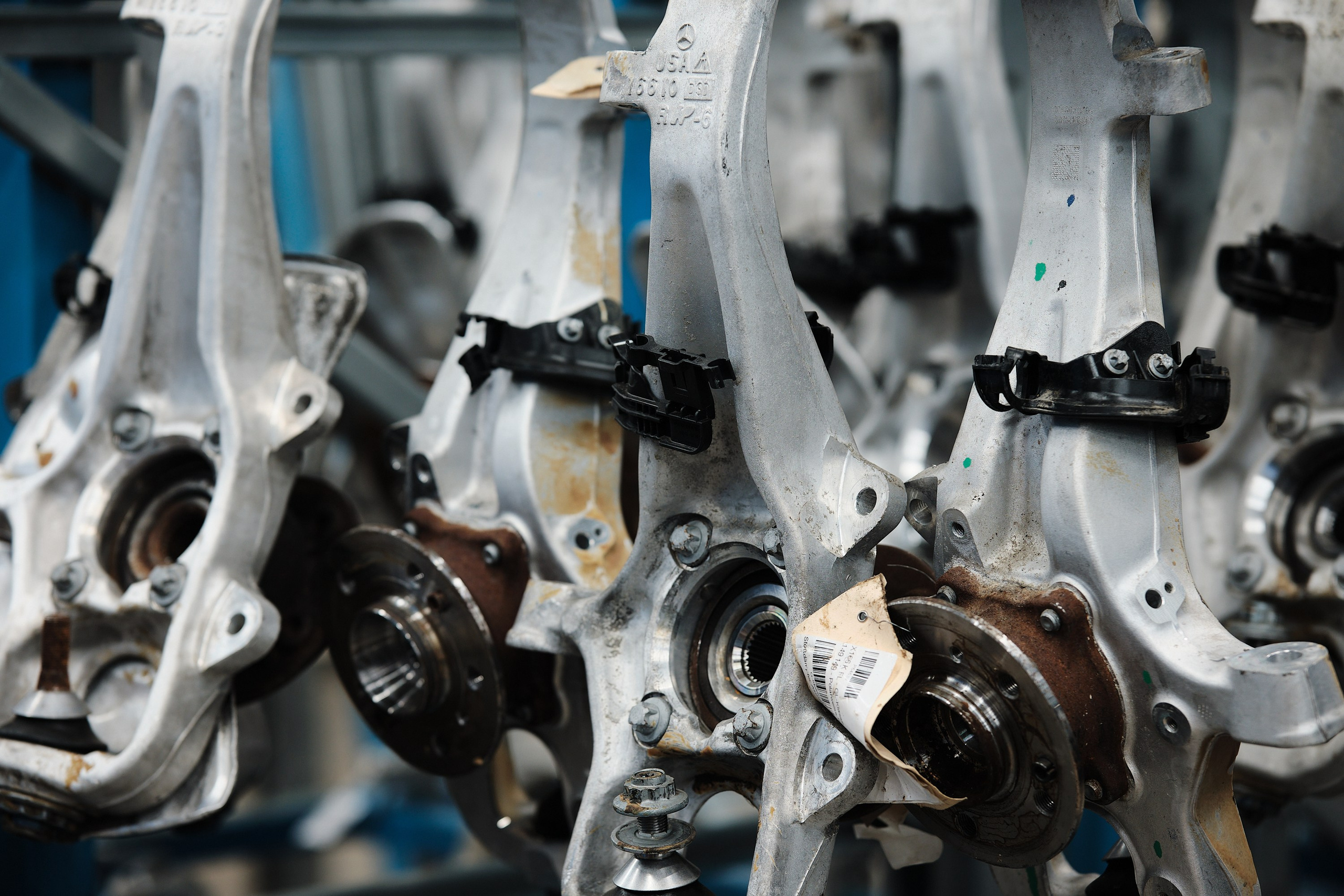 «Передняя подвеска Mercedes-Benz GLE W167 оригинальная запчасть»«Задняя пневматическая подвеска Mercedes-Benz GLS X167 с амортизаторами»«Комплект подвески Mercedes-Benz ML W166 с пружинами и рычагами»«Пневматическая подвеска Mercedes-Maybach S-Class W223 оригинал»«Амортизатор передний Mercedes-Benz GLC X253 для замены»ALT-тексты для коробок передач Mercedes-Benz«Автоматическая коробка передач 9G-Tronic Mercedes-Benz S-Class W222»«АКПП Mercedes-Benz GLE W167 оригинальная запчасть»«Коробка передач Mercedes-Benz ML W166 с электронным управлением»«Трансмиссия Mercedes-Maybach GLS X167 новая оригинальная деталь»«Коробка передач Mercedes-Benz GLC X253 автоматическая 9-ступенчатая»ALT-тексты для ходовой части Mercedes-Benz«Рычаг подвески передний Mercedes-Benz GLE W167 оригинал»«Шаровая опора Mercedes-Benz GLS X167 для замены»«Пружина подвески задняя Mercedes-Benz ML W166 новая»«Стойка стабилизатора Mercedes-Maybach S-Class W223 оригинальная»«Рулевая рейка Mercedes-Benz GLC X253 с усилителем»ALT-тексты для тормозных систем Mercedes-Benz«Тормозной диск передний Mercedes-Benz GLE W167 оригинальная запчасть»«Тормозной суппорт Mercedes-Benz GLS X167 с электрическим ручником»«Тормозные колодки Mercedes-Benz ML W166 комплект для замены»«ABS датчик Mercedes-Maybach S-Class W223 оригинал»«Тормозной диск задний Mercedes-Benz GLC X253 с вентиляцией»