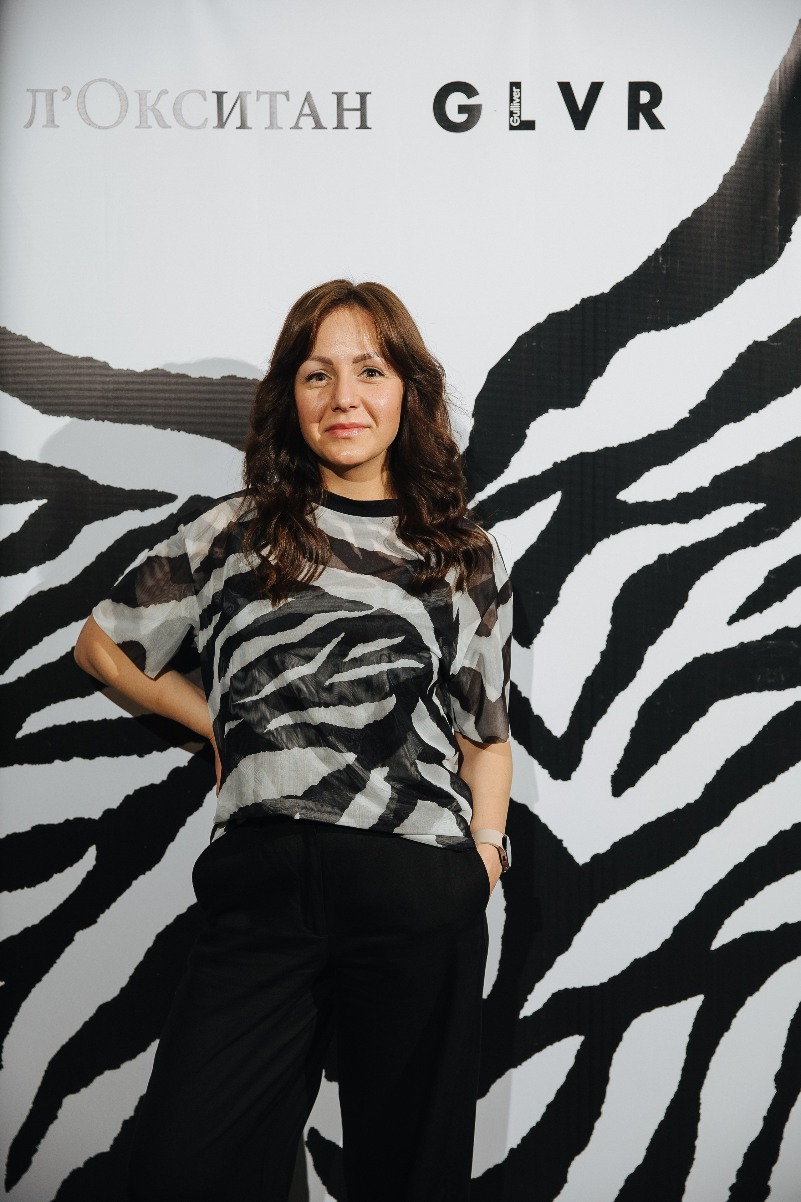 Презентация открытия магазина женской одежды GLVR в ресторане Fresco. Фотограф в Красноярске Надежда Воскресенская