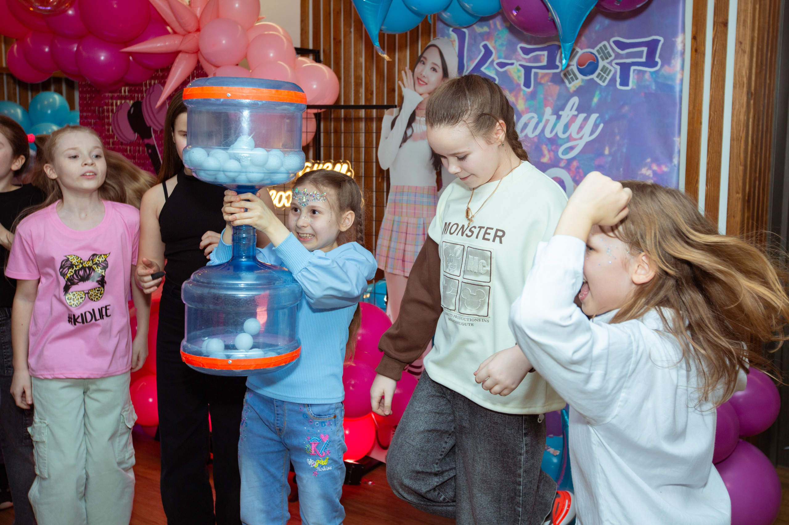 День рождения Ульяны. Фотограф Антонина Свешникова. ВЫПУСКНЫЕ ФОТОКНИГИ для детских садов и школ. Москва, Владимир