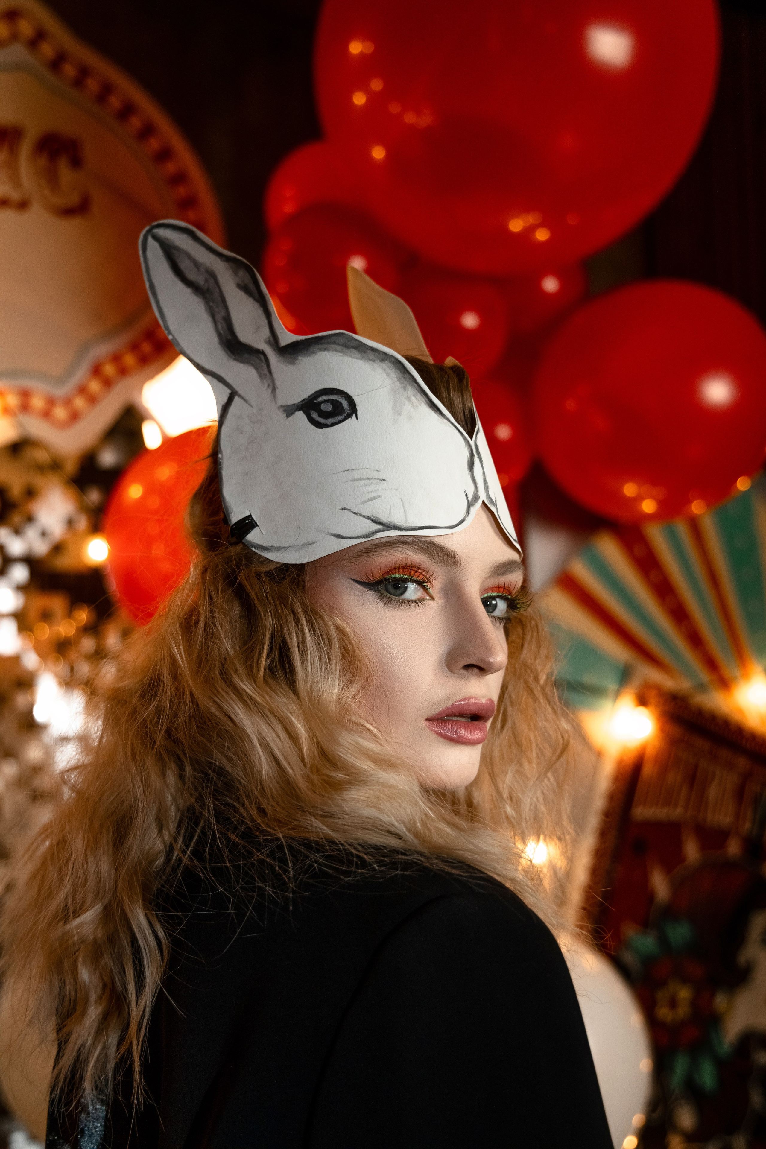 Fashion Circus. Визажист Александра Стурова, причёски Ксения Матджанова, декоратор Ксения Сергеева. Татьяна Мирзоян