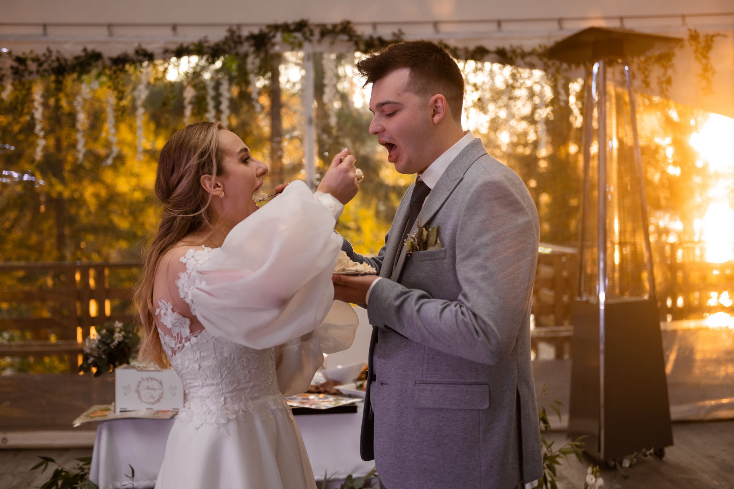 Весь день под дождем, вечером закат на озере. Свадебный и семейный фотограф София Невская