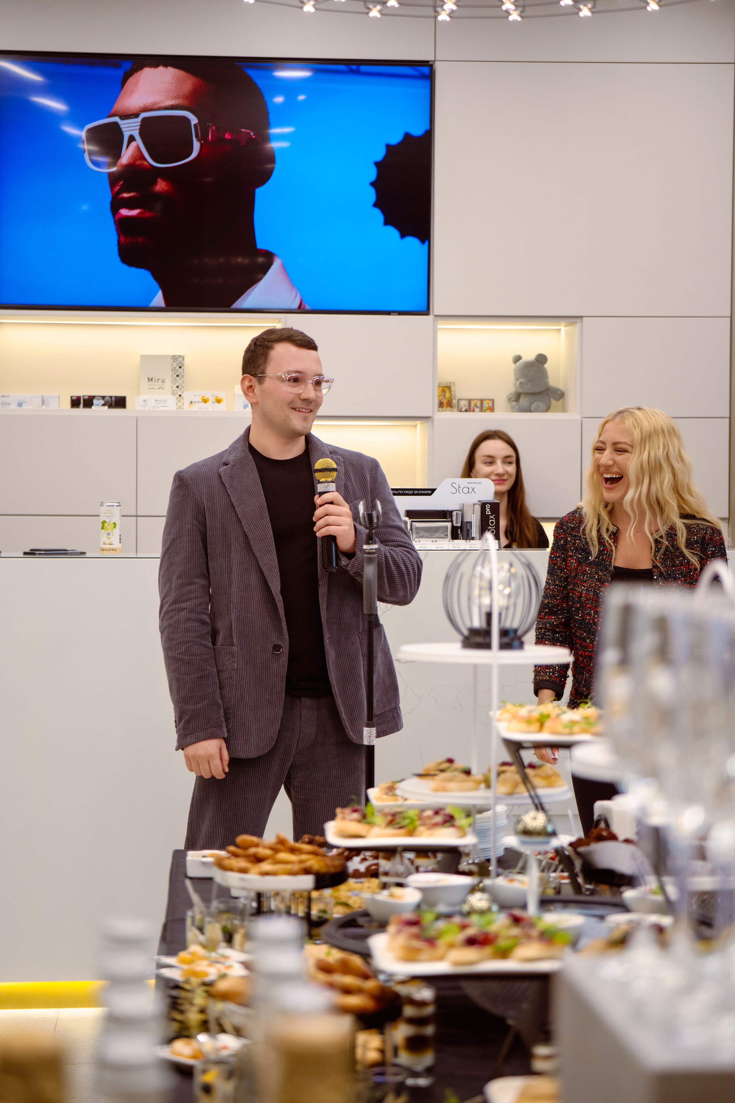 ОПТИК ЦЕНТ. Свадебный фотограф в Екатеринбурге Соседков Евгений