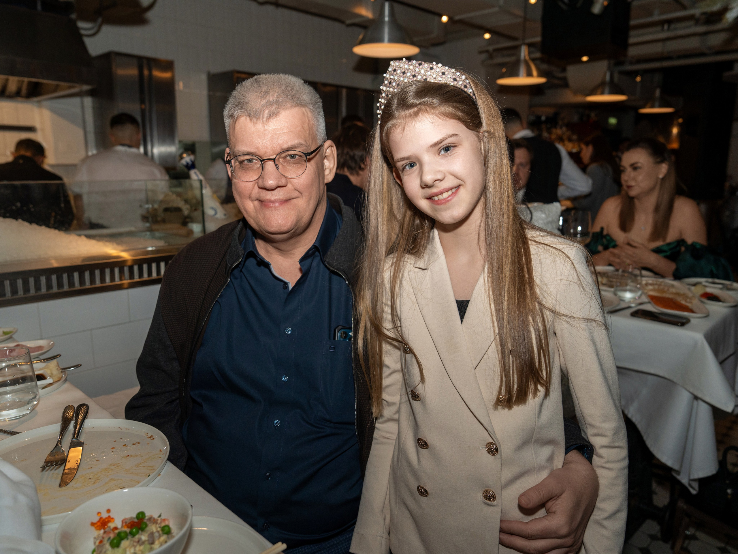 Новый год 2025 в ресторане Сахалин. Репортажный фотограф в Красной Поляне и Сочи Павлюченко Екатерина