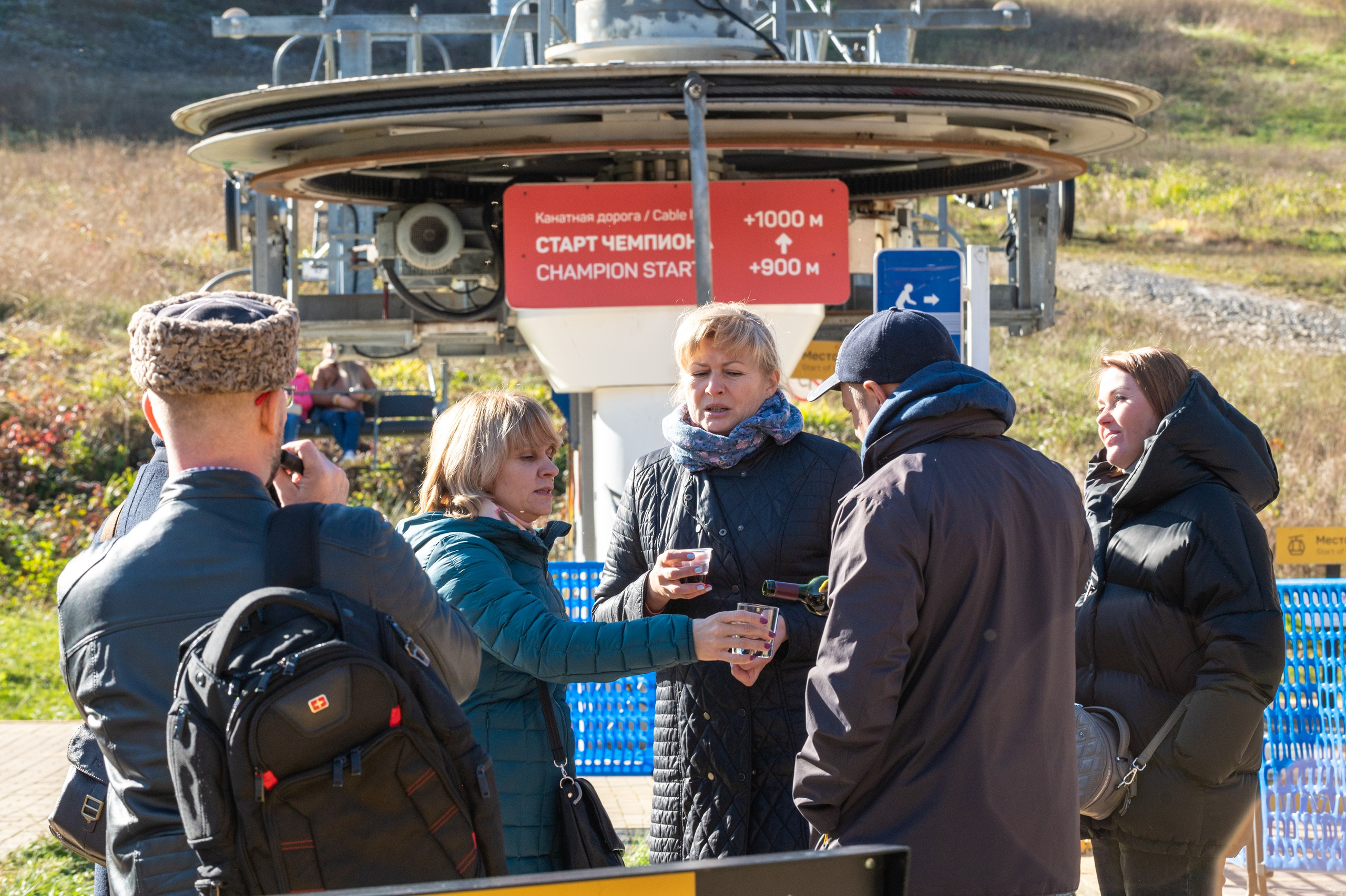 Mice мероприятие — прогулка на водопад Поликаря на курорте Красная Поляна. Репортажный фотограф в Красной Поляне и Сочи Павлюченко Екатерина