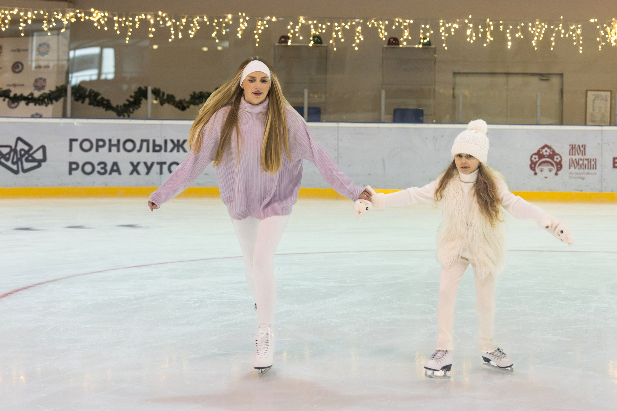 Контент съемка на катке для курорта Роза Хутор. Репортажный фотограф в Красной Поляне и Сочи Павлюченко Екатерина