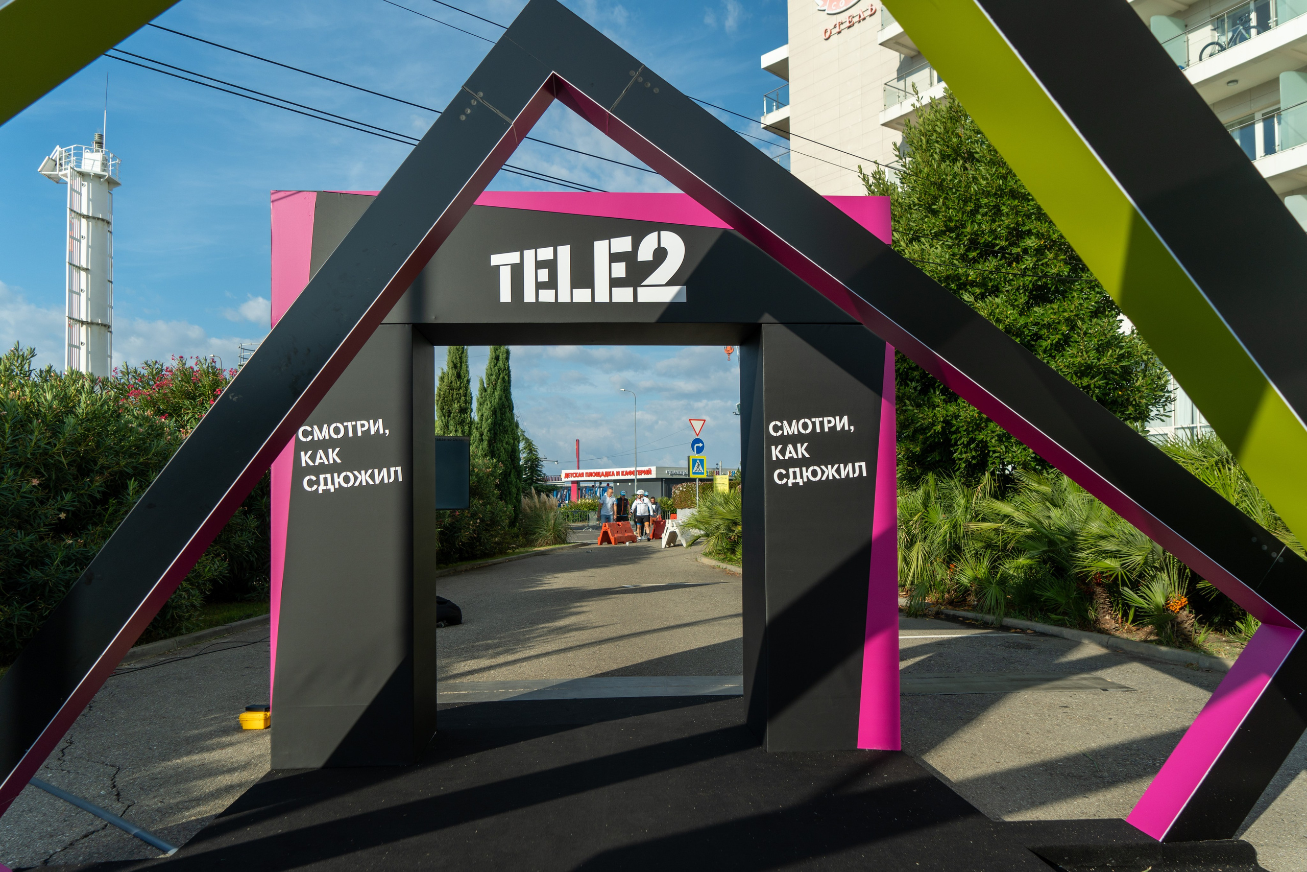 Фотоотчет партнерской интеграции для компании TELE2 на фестивале Ironstar. Репортажный фотограф в Красной Поляне и Сочи Павлюченко Екатерина