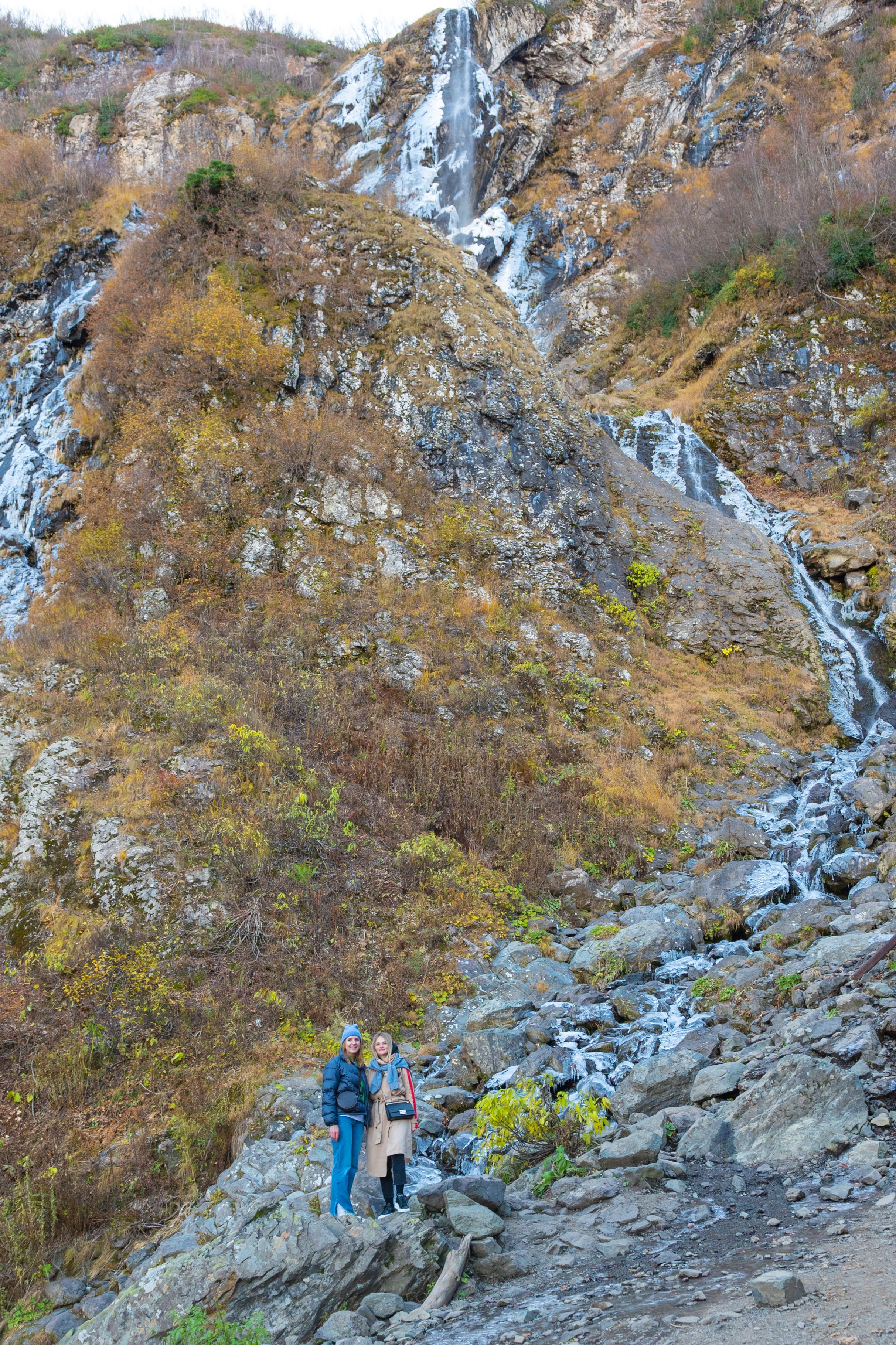 Mice мероприятие — прогулка на водопад Поликаря на курорте Красная Поляна. Репортажный фотограф в Красной Поляне и Сочи Павлюченко Екатерина