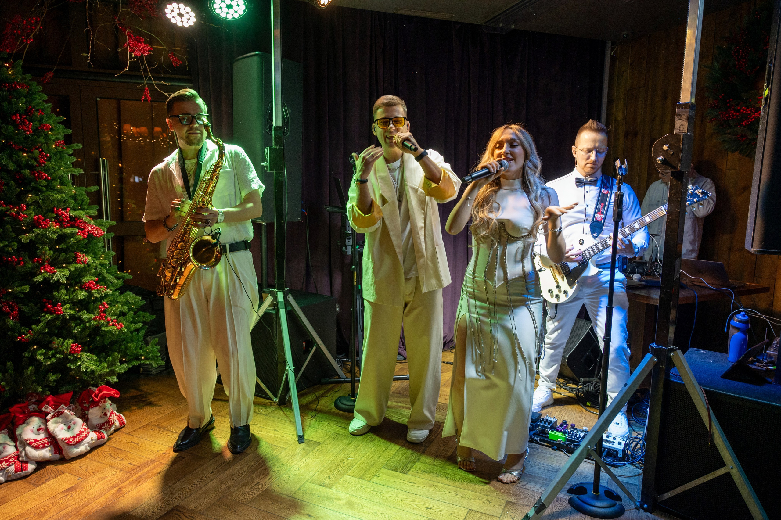 Новый год 2025 в ресторане Red Fox. Репортажный фотограф в Красной Поляне и Сочи Павлюченко Екатерина