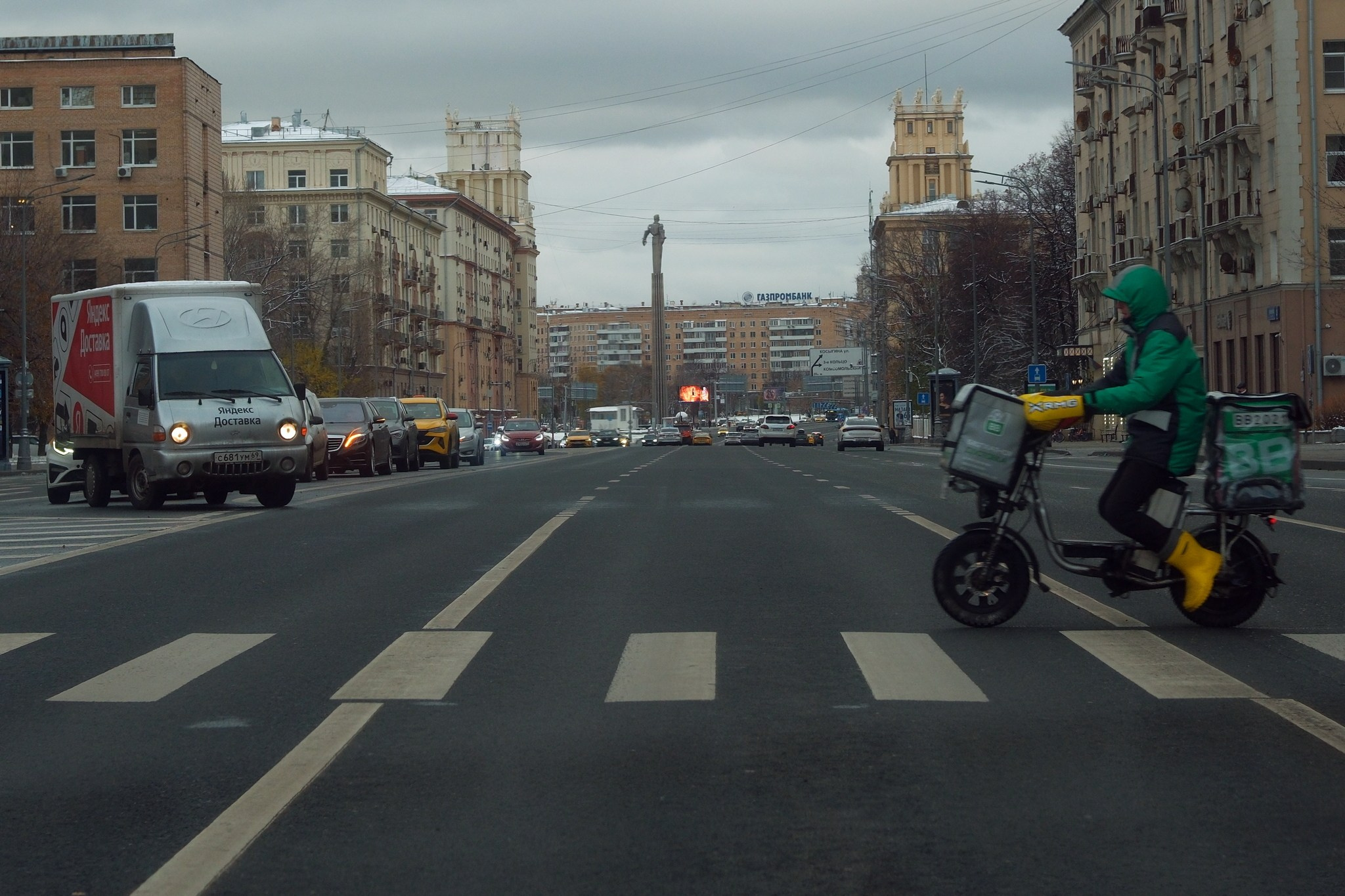 Улица, люди, жизнь…