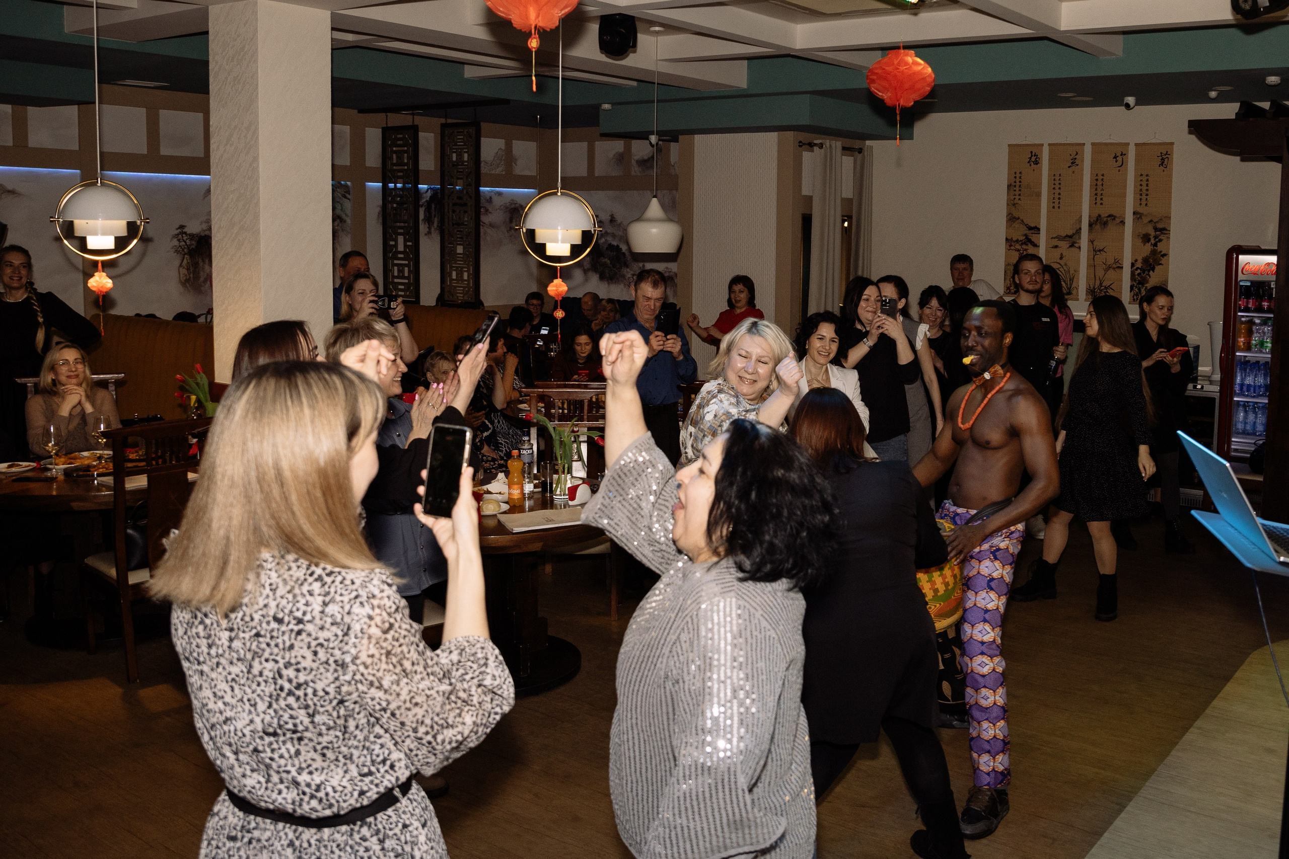 Вечеринка в кафе Sinlun. Фотограф Юлия Мальцева