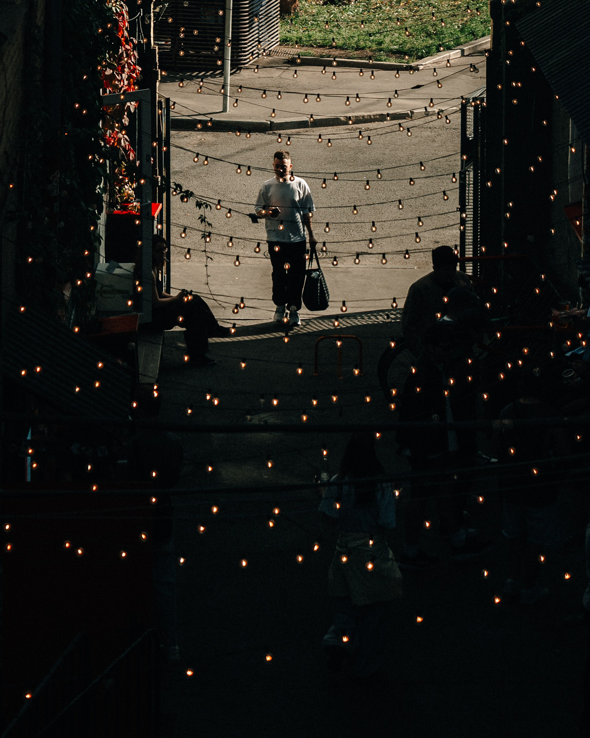 Street. Если ты на Земле — звони