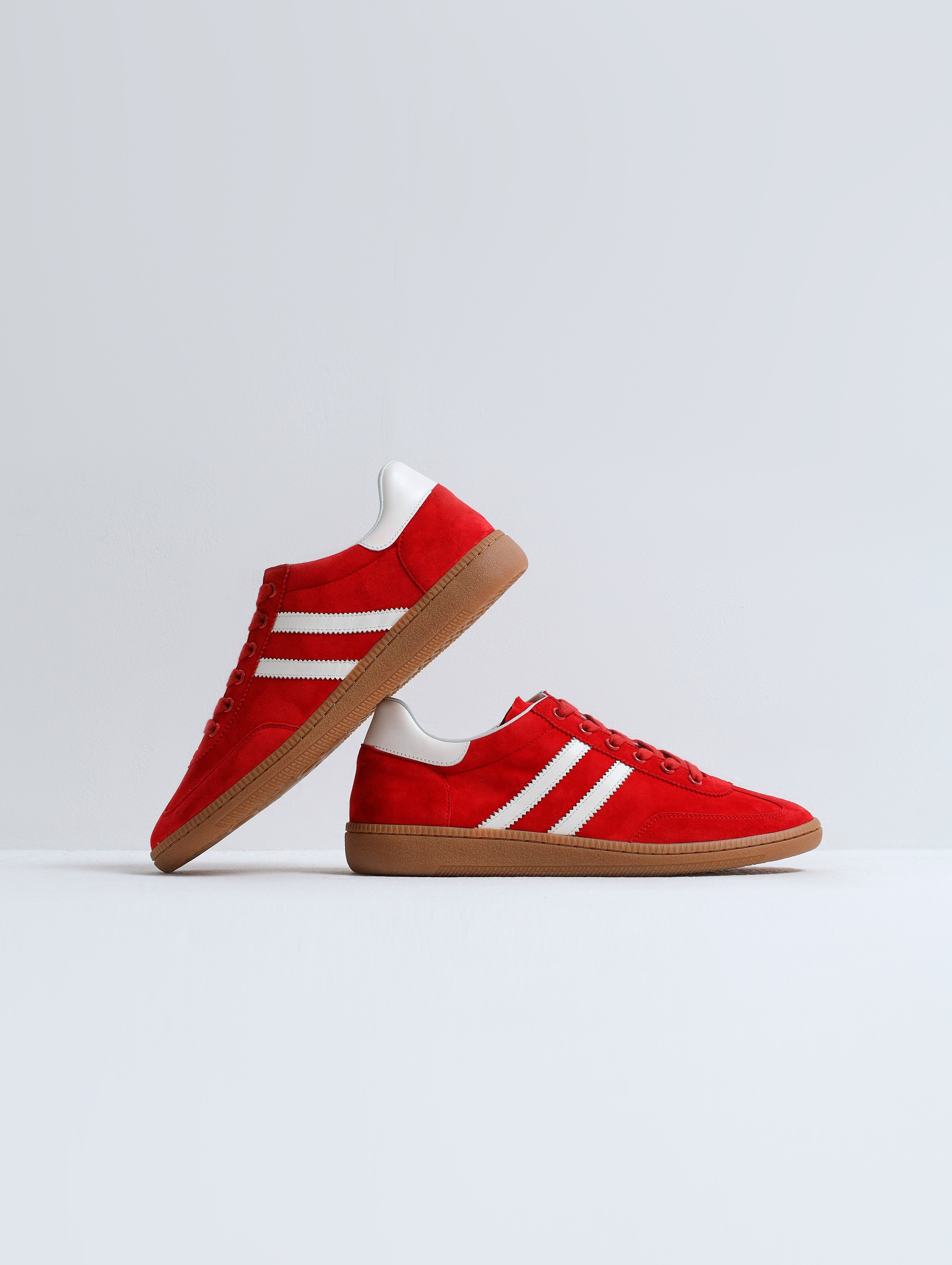 Basconi Summer Y'25. Предметный фотограф Артём Йома