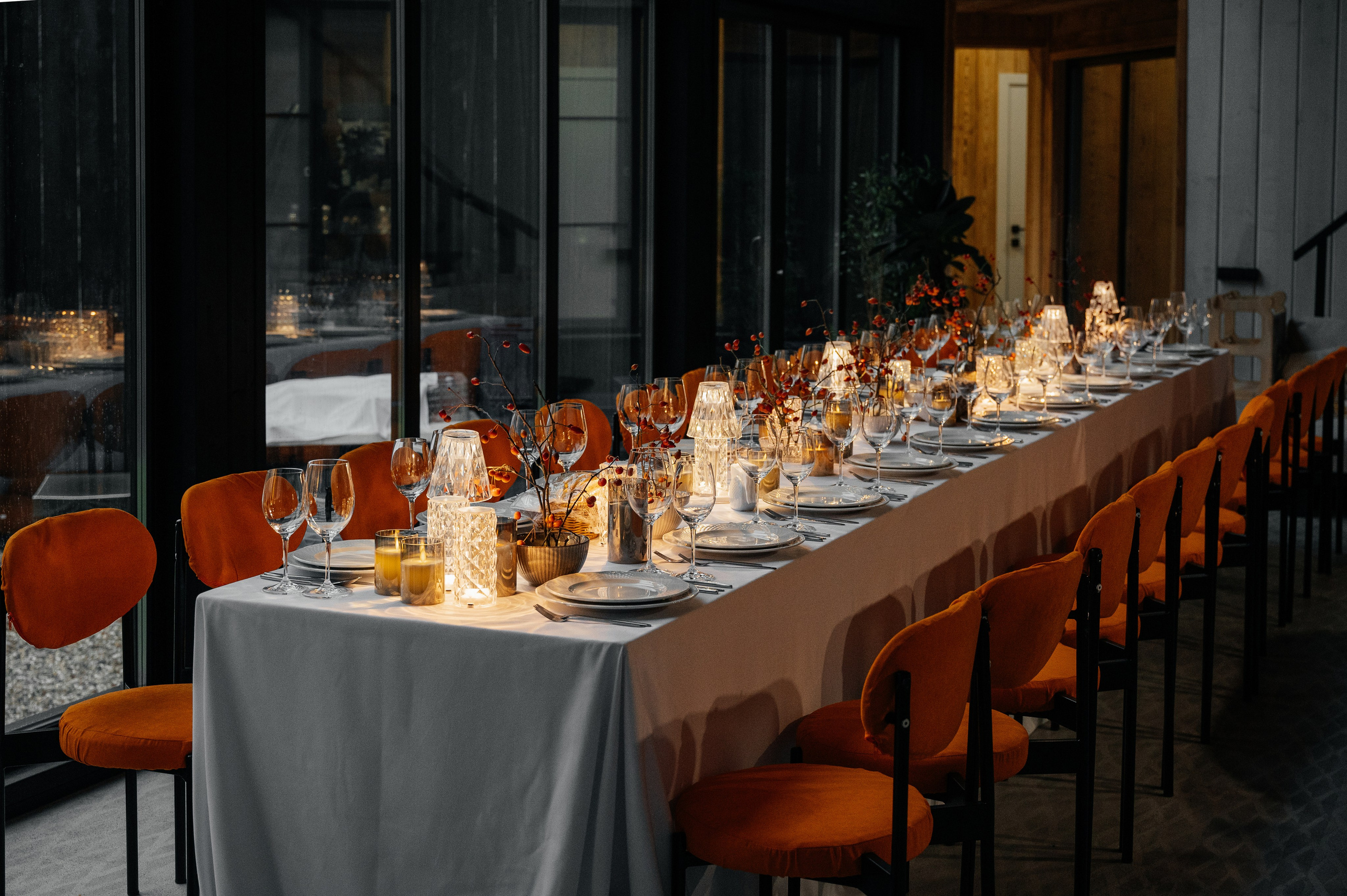 Невероятно атмосферный семейный ужин. Wedding photographer in Moscow and around the world Andrey Medvednikov