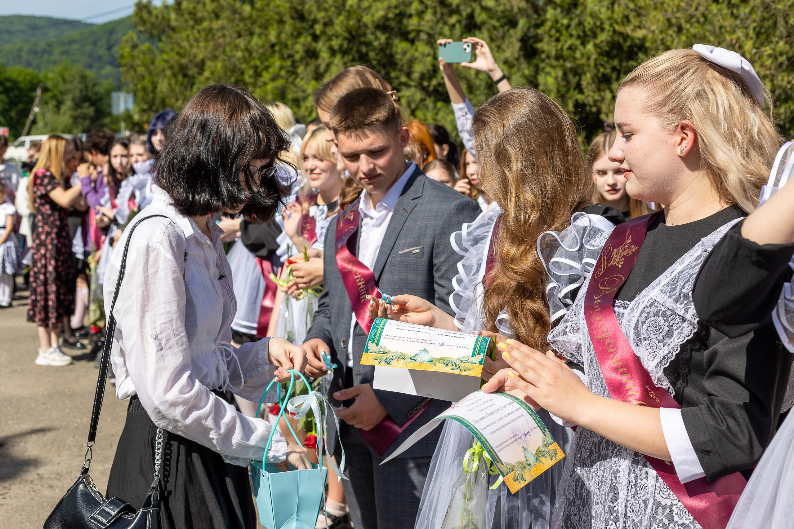Последний звонок. Выпускные альбомы Майкоп, Краснодар Елена Золотарева