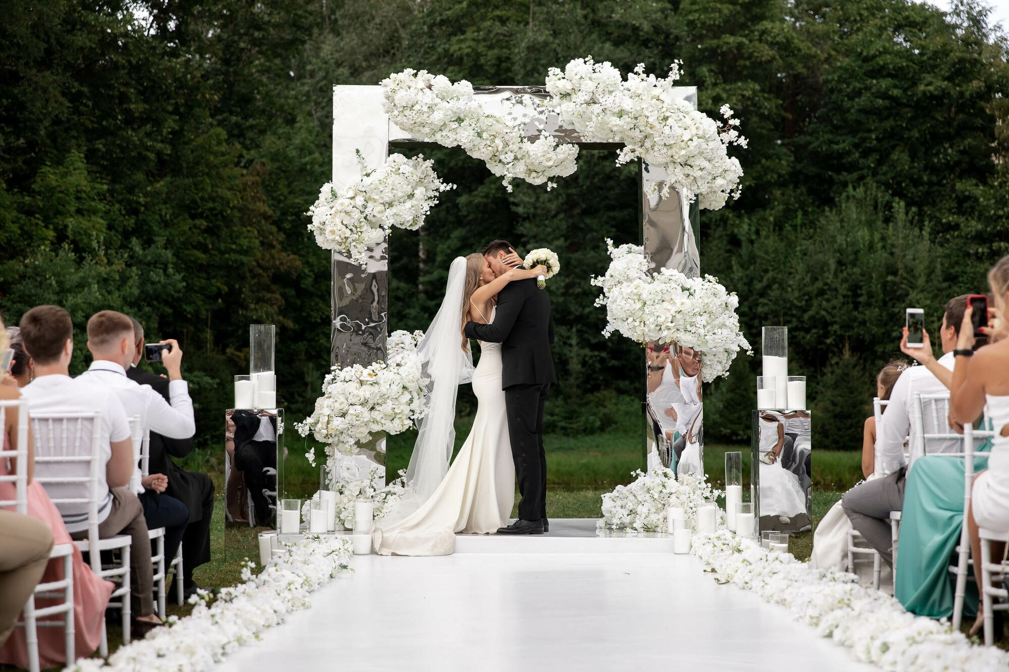 Стильная свадьба со сборами в гостинице Эрмитаж. Свадебный фотограф в Санкт-Петербурге и Москве Андрей Нестеров