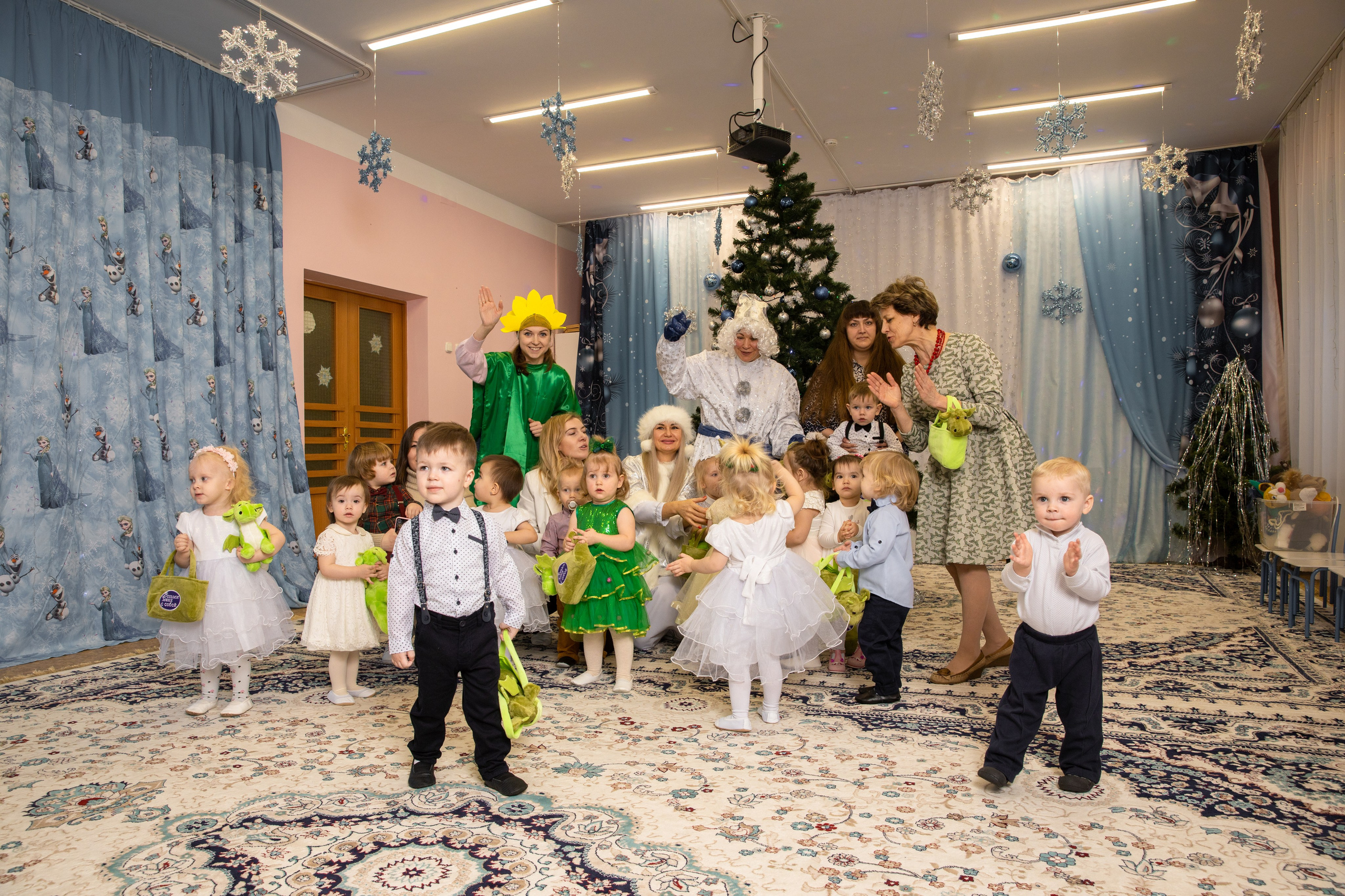 Новогодний утренник Успех. Фотограф в Железнодорожном и Балашихе