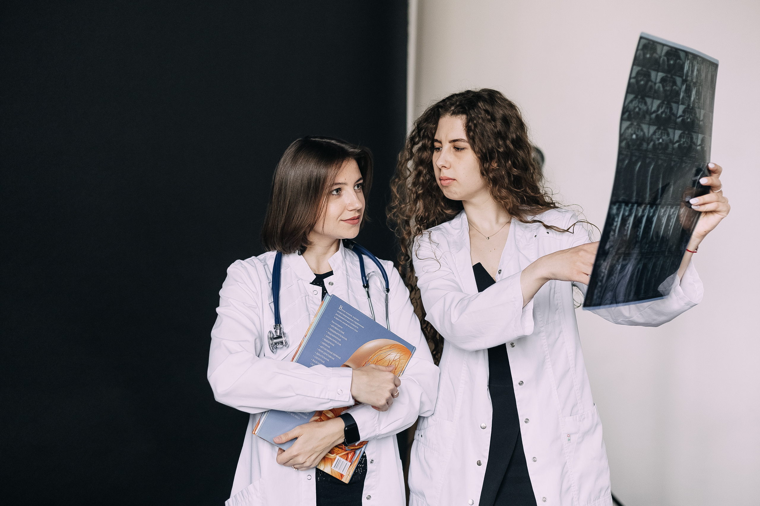 Фотосессия выпускников Медицинского. Фотограф в Красноярске Надежда Воскресенская