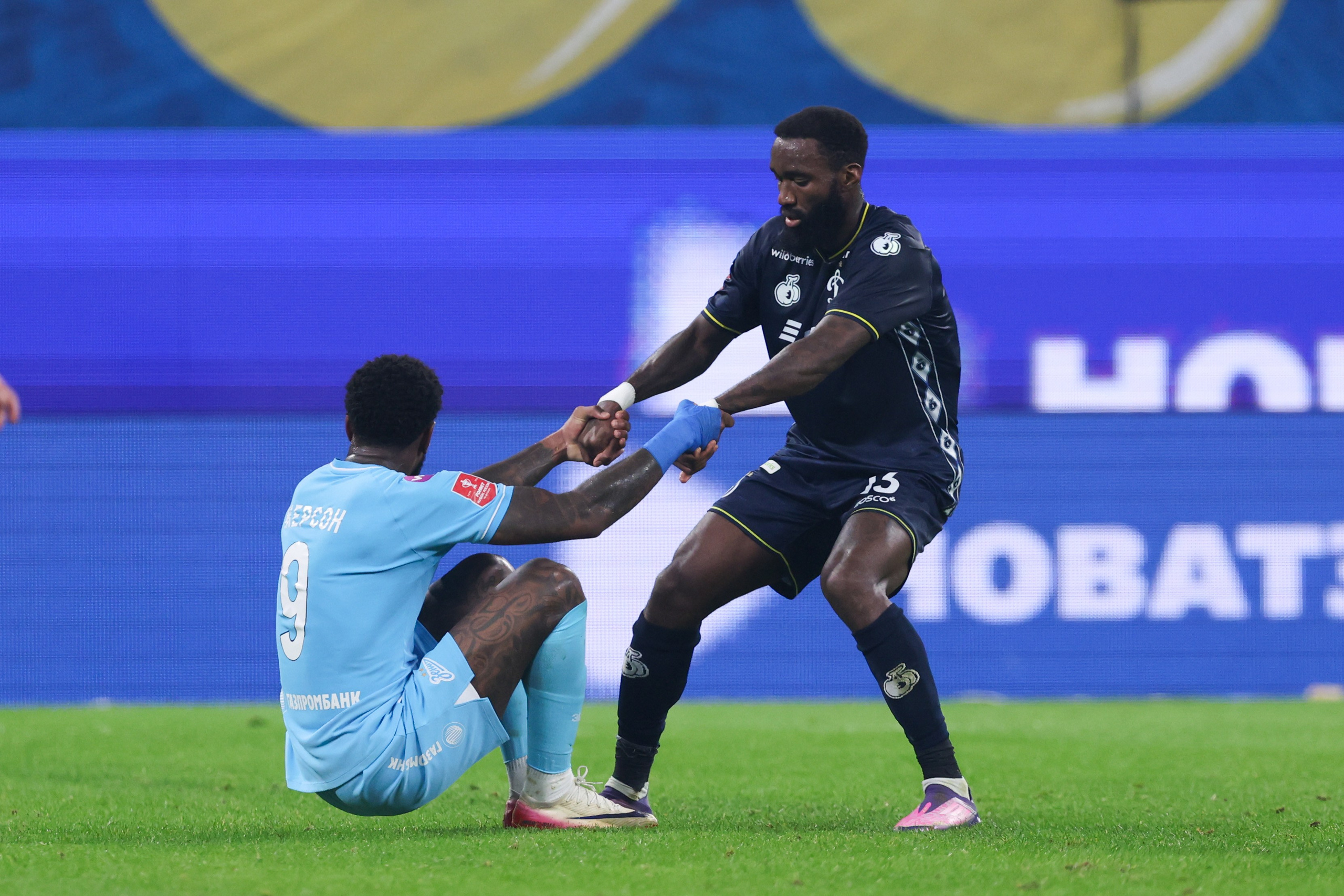 ФК «Зенит — ФК «Динамо» Москва 05.11.2025. Спортивный и репортажный фотограф Антон Тереханов
