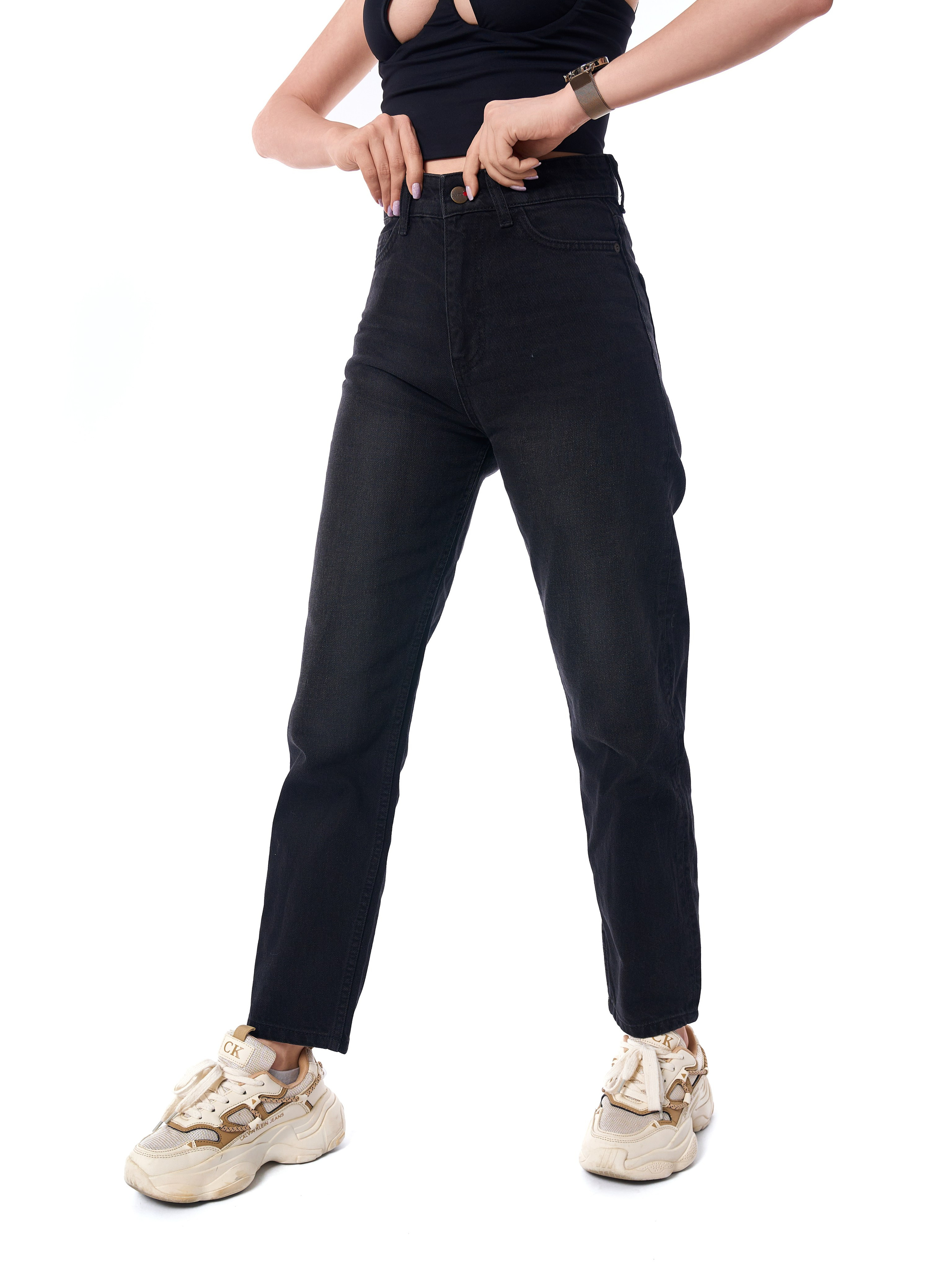 Джинсы женские. Каталожный предметный фотограф