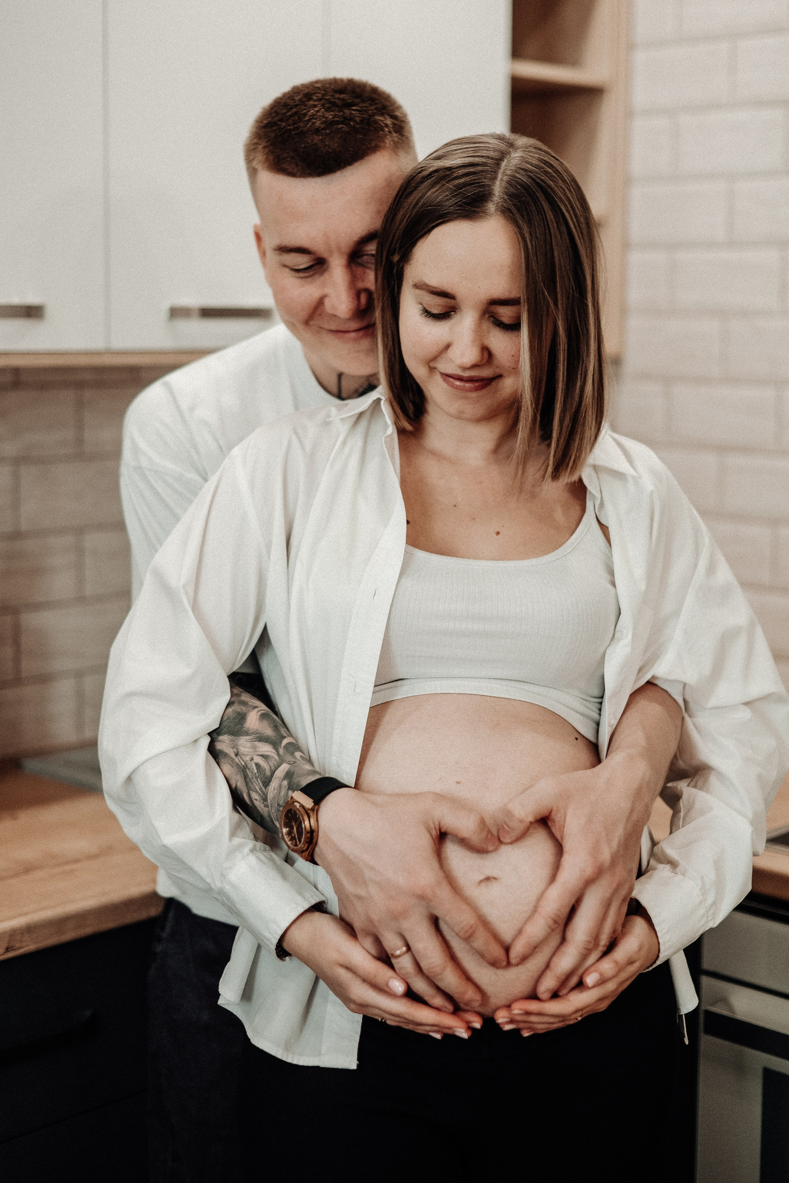 Миша и Ирина в ожидании чуда в домашней обстановке. Свадебный и портретный фотограф в Липецке Юлия Свит