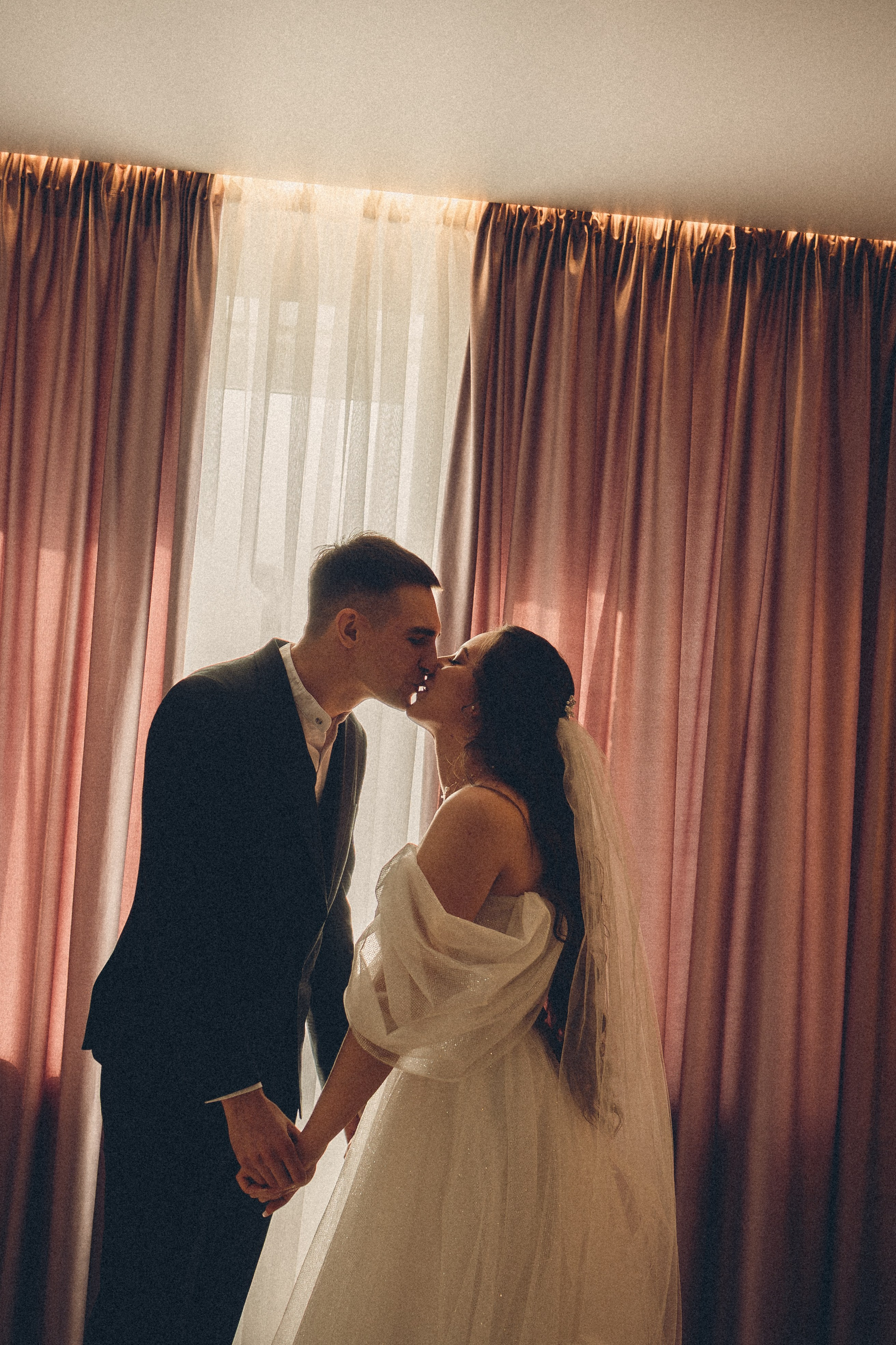 СВАДЕБНАЯ СЬЕМК В ПАРКЕ 300-ЛЕТИЯ. Профессиональный фотограф, Санкт-Петербург — Виктория Богомолова