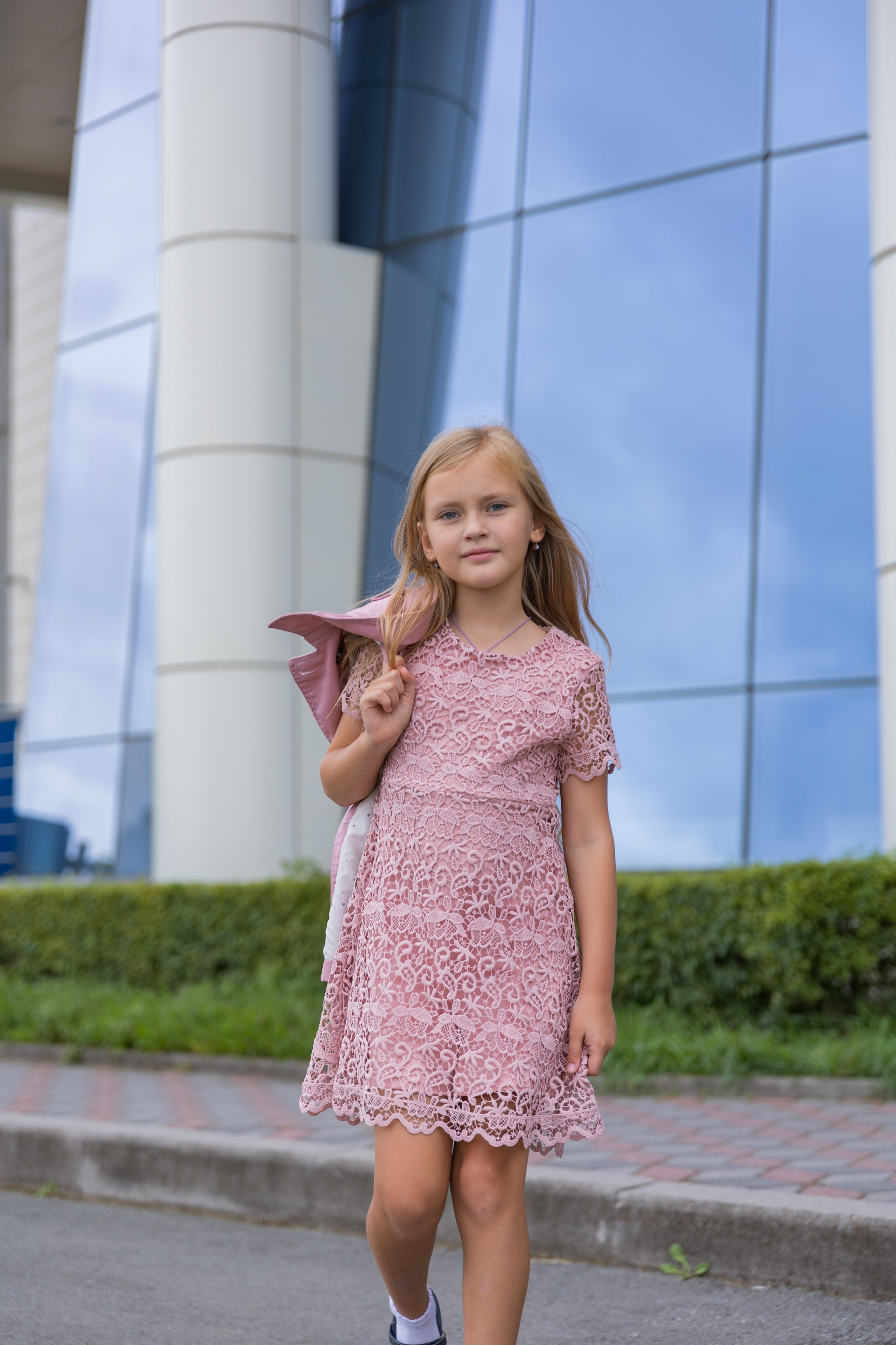  gavan residence, Портрет девочки, поза, ракурс, пример тематической фотосессии. Современные выпускные альбомы, 7 футов, тропа здоровья, семь футов, Гавань, Лейтенанта Шмидта