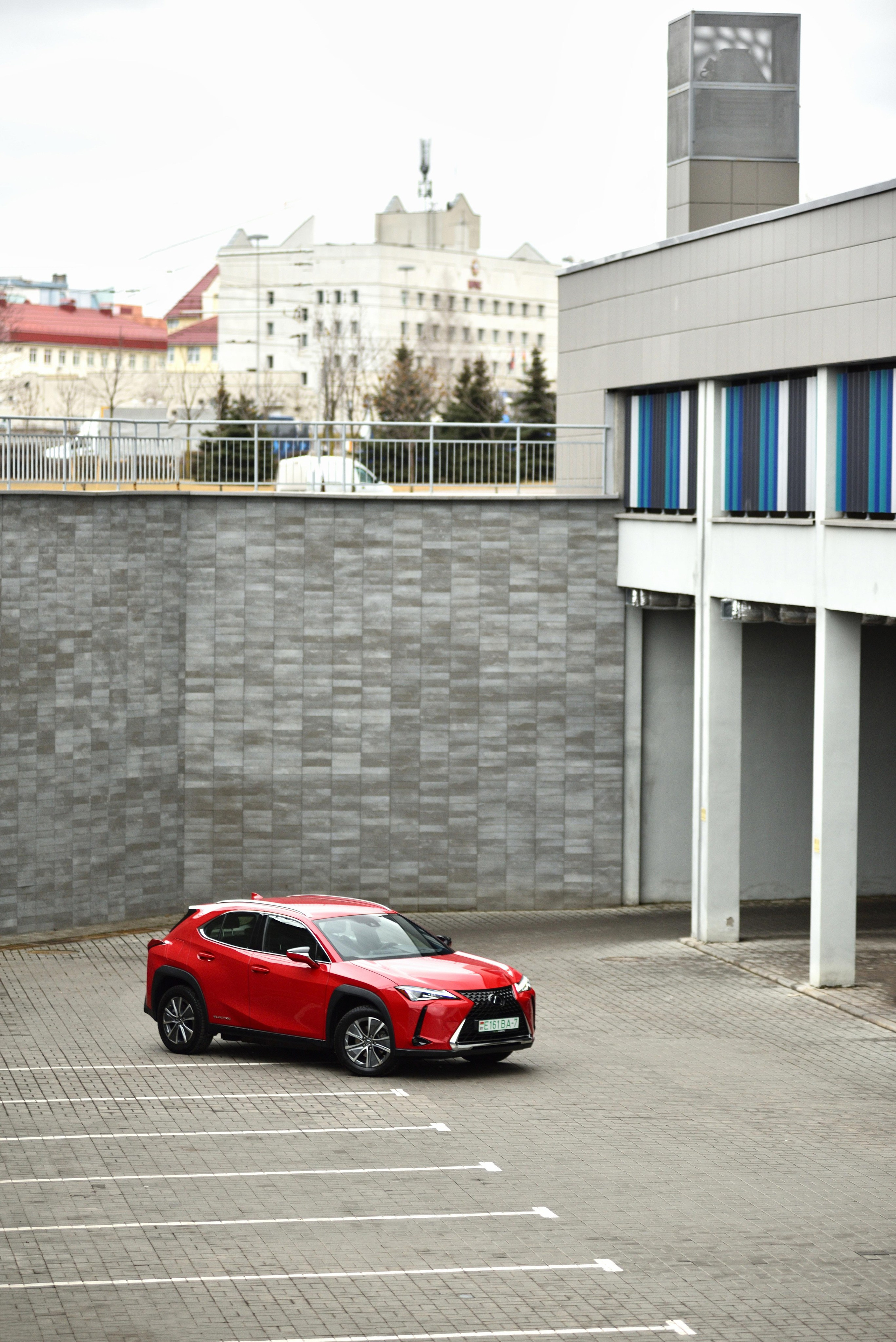 Lexus UX. Автомобильный и интерьерный фотограф в Минске Александр Тагаев