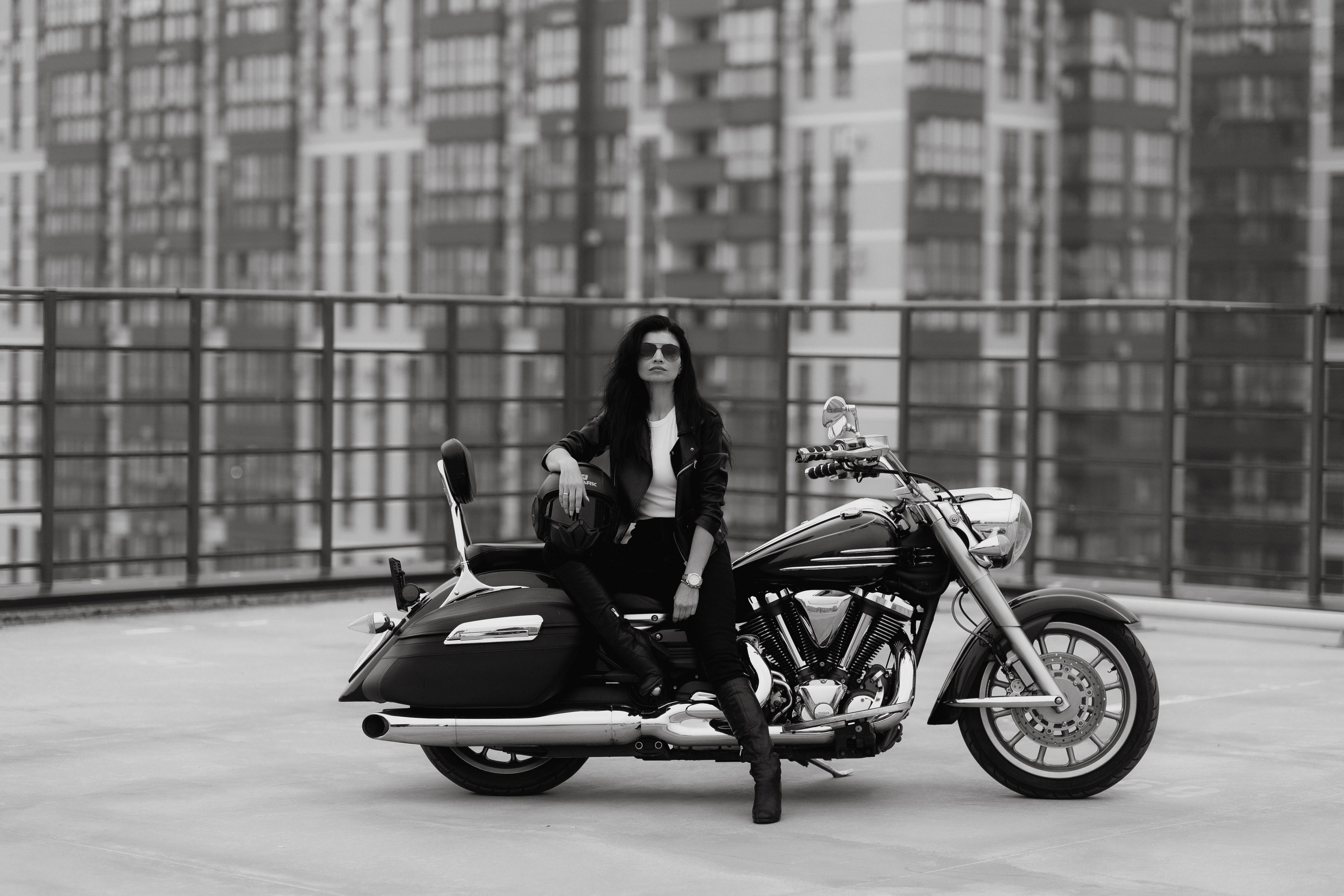 На крыше с мото