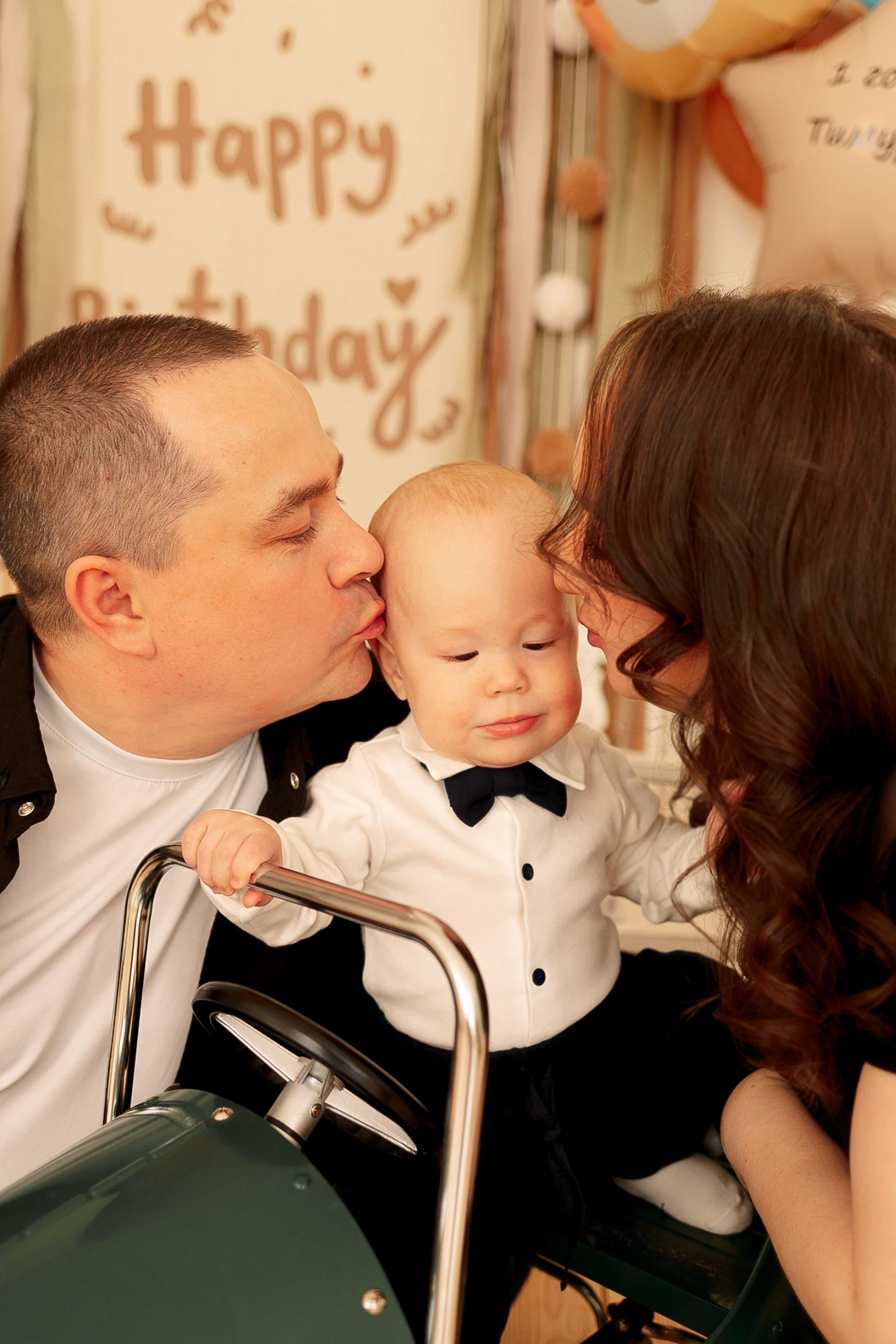 Тимуру 1 годик. Семейный фотограф Фотосессия беременности  Екатеринбург Елена Луткова