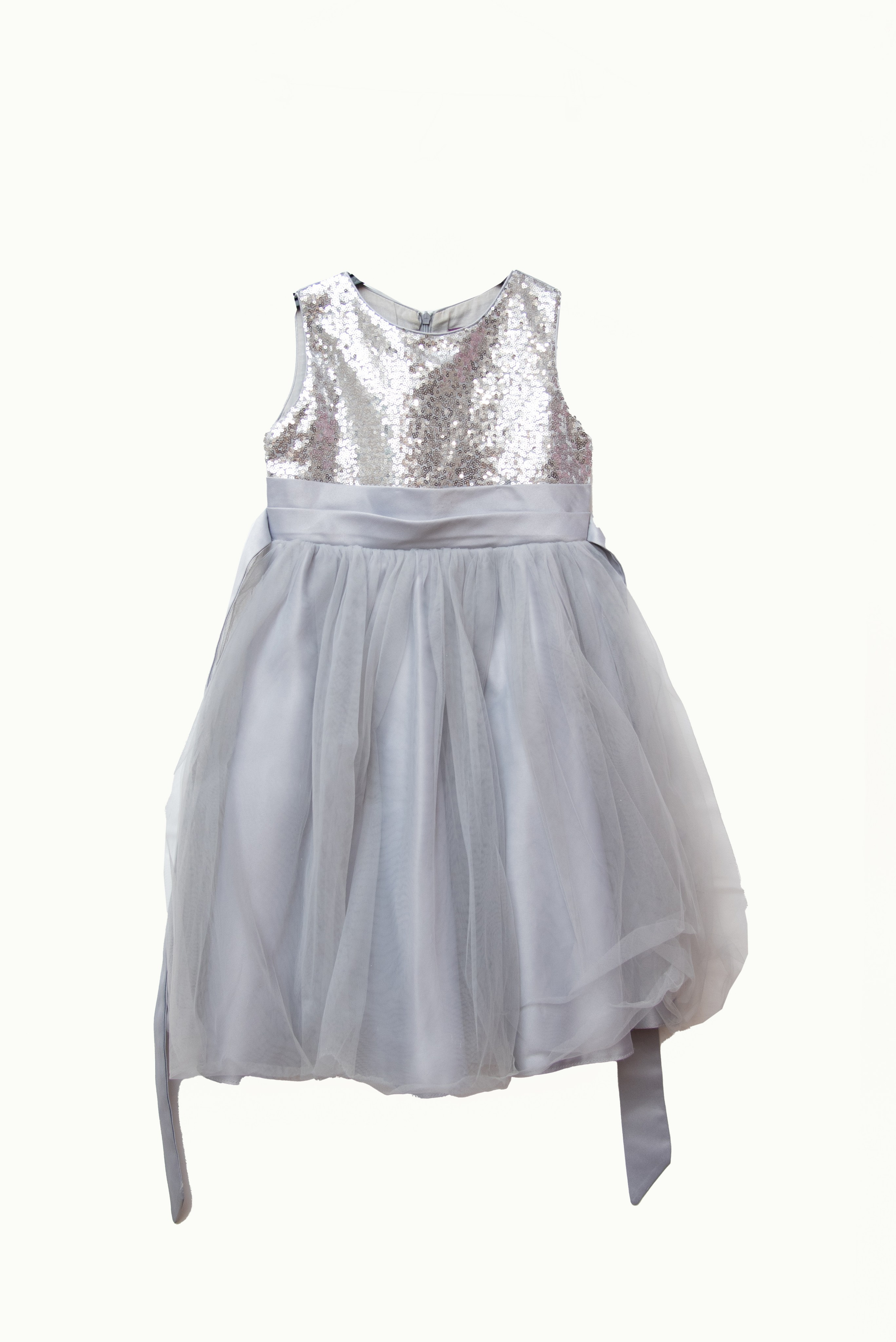 Платье серое с пайетками. Ольга Ли свадебный семейный фотограф Иркутск