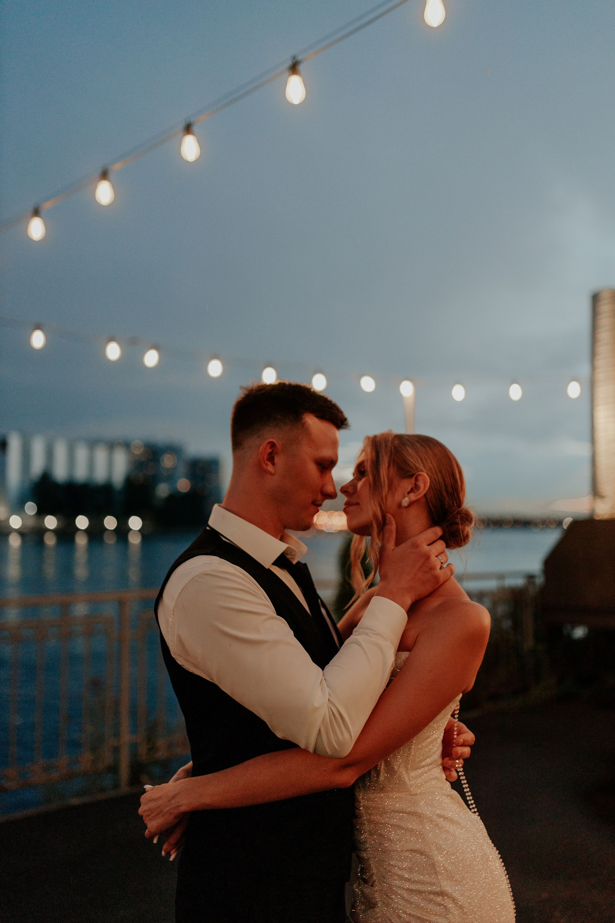 Свадебный банкет в Санкт-Петербурге — Трогательная фотосессия с родными и лавстори. Фотограф в Санкт-Петербурге Лиза Семченкова