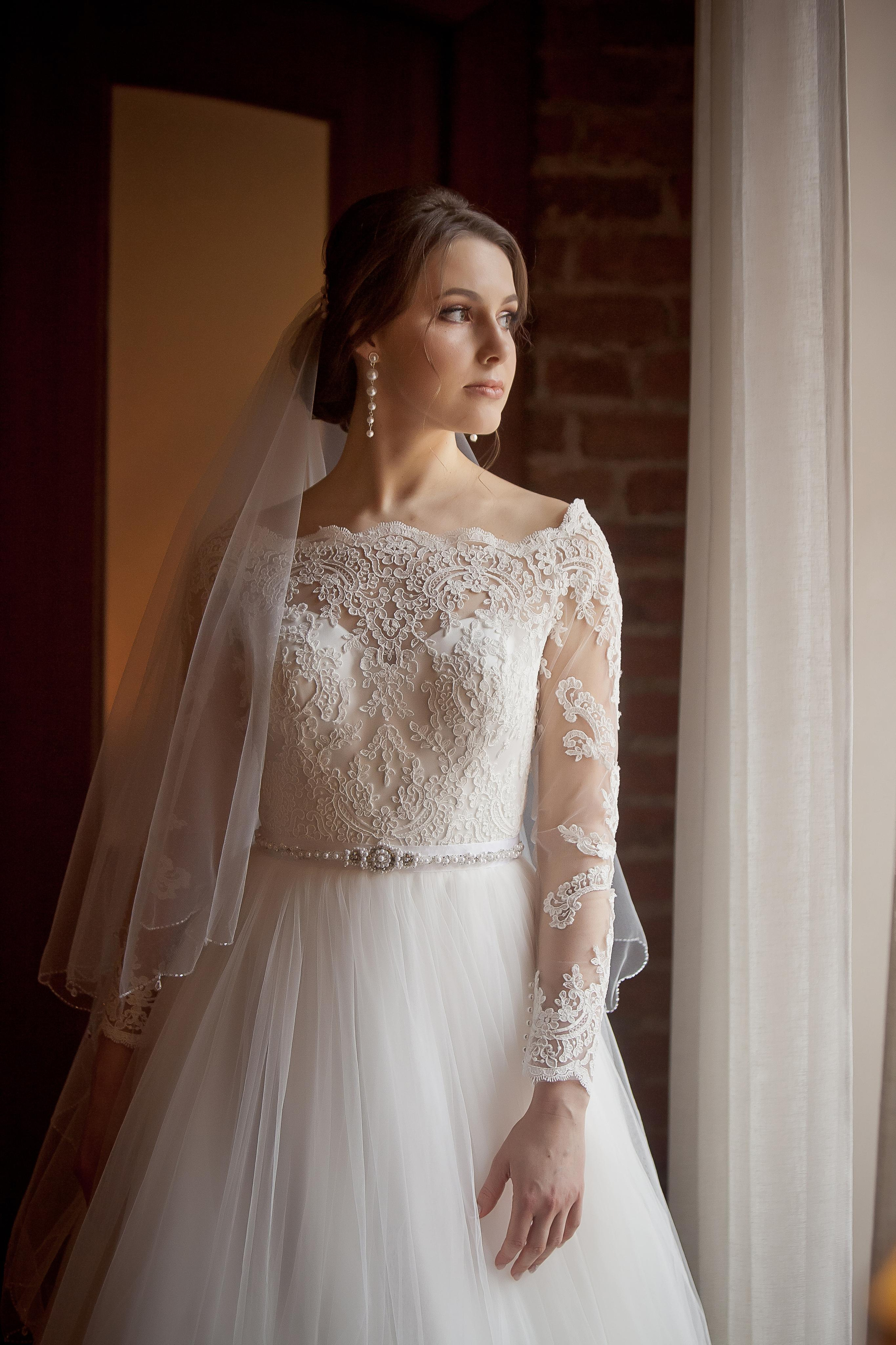 Классический свадебный образ. Сборы невесты в отеле, фотосессия утра невесты.