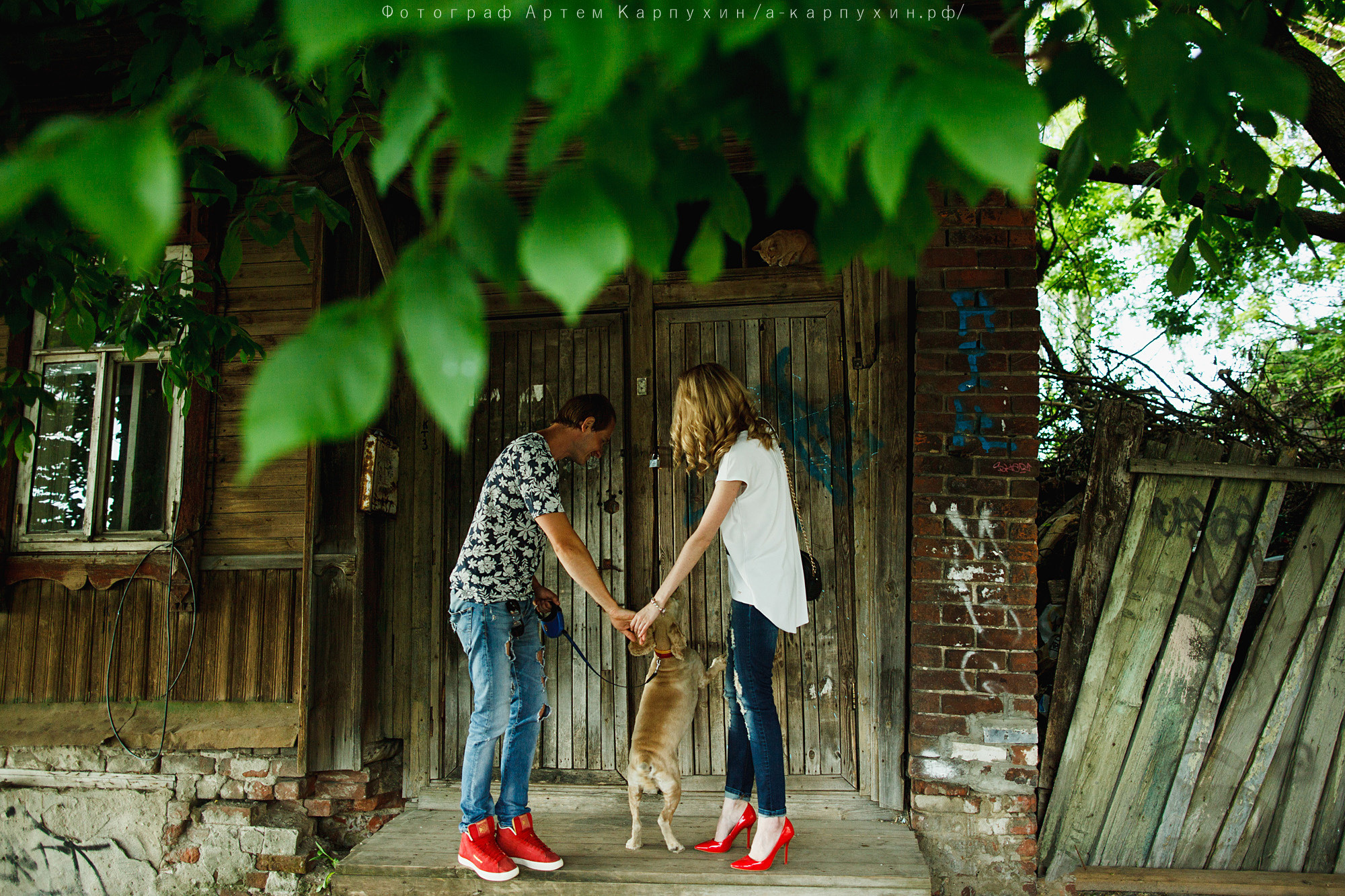 Город, собака, любовь. Прогулка Димы, Кати и Гранта. Фотограф городских и семейных событий Артем Карпухин