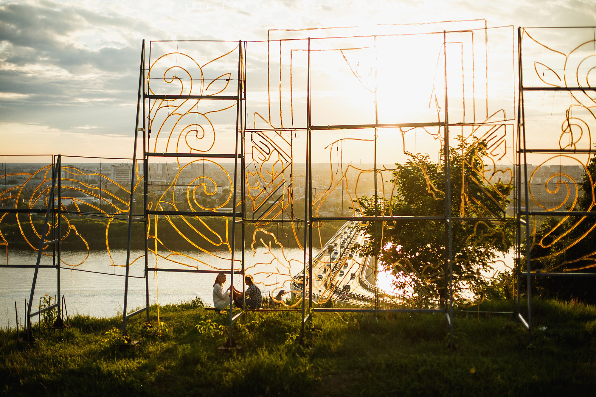 Город, собака, любовь. Прогулка Димы, Кати и Гранта. Фотограф городских и семейных событий Артем Карпухин