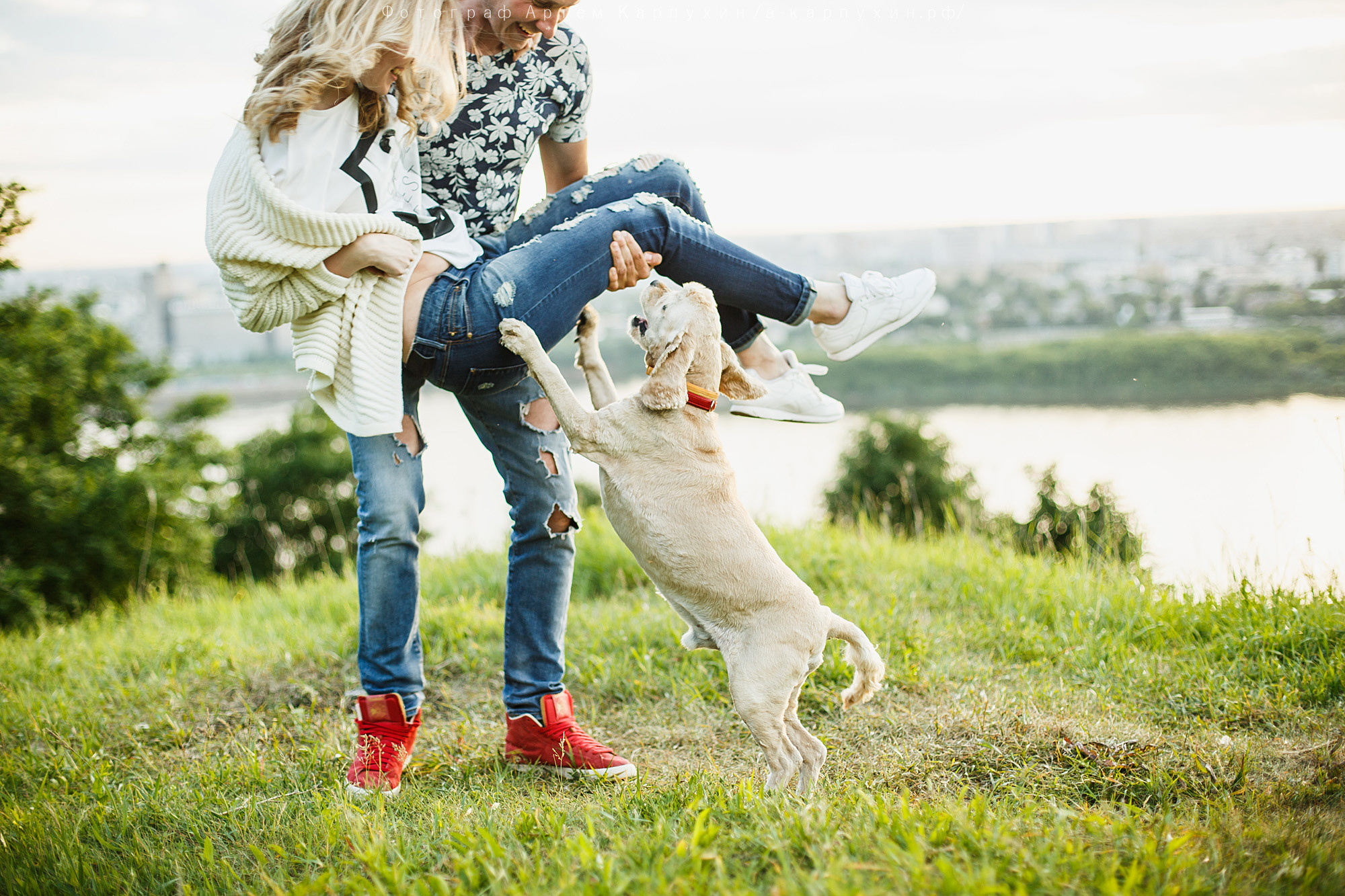 Город, собака, любовь. Прогулка Димы, Кати и Гранта. Фотограф городских и семейных событий Артем Карпухин