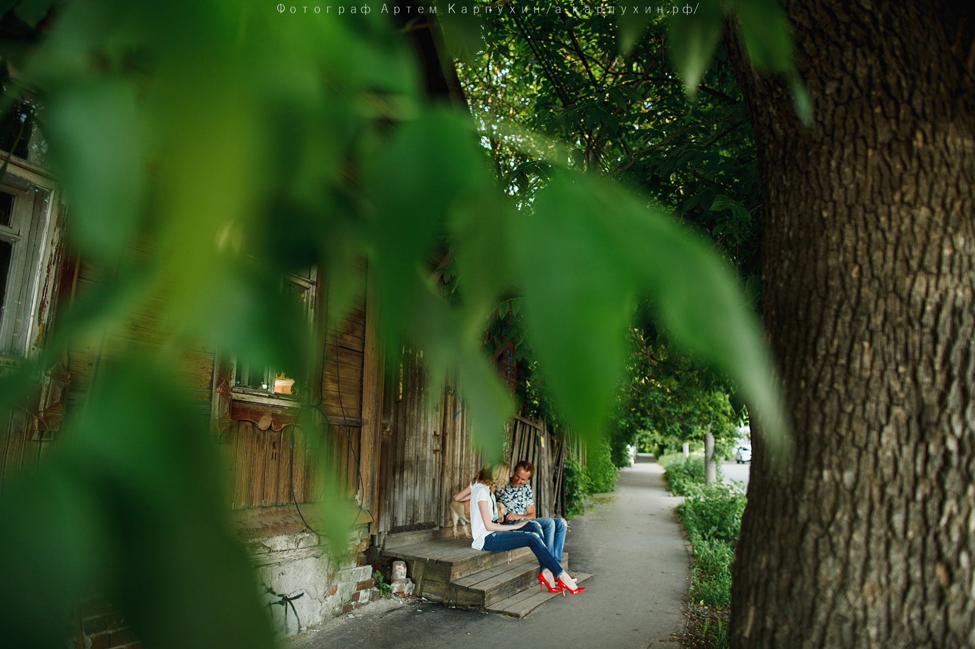 Город, собака, любовь. Прогулка Димы, Кати и Гранта. Фотограф городских и семейных событий Артем Карпухин