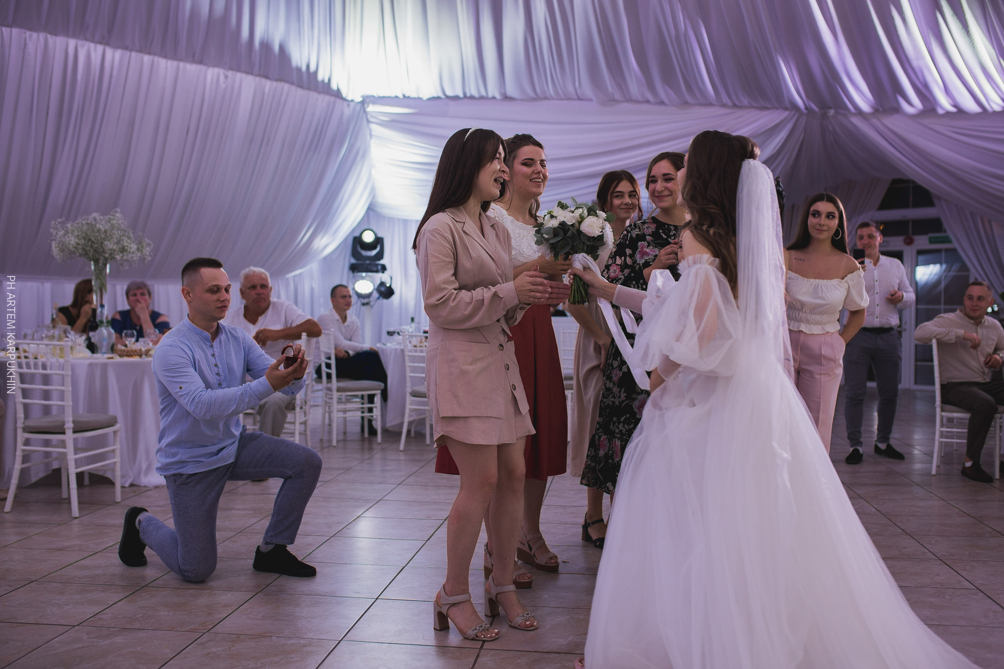 Егор и Виктория. Фотограф городских и семейных событий Артем Карпухин