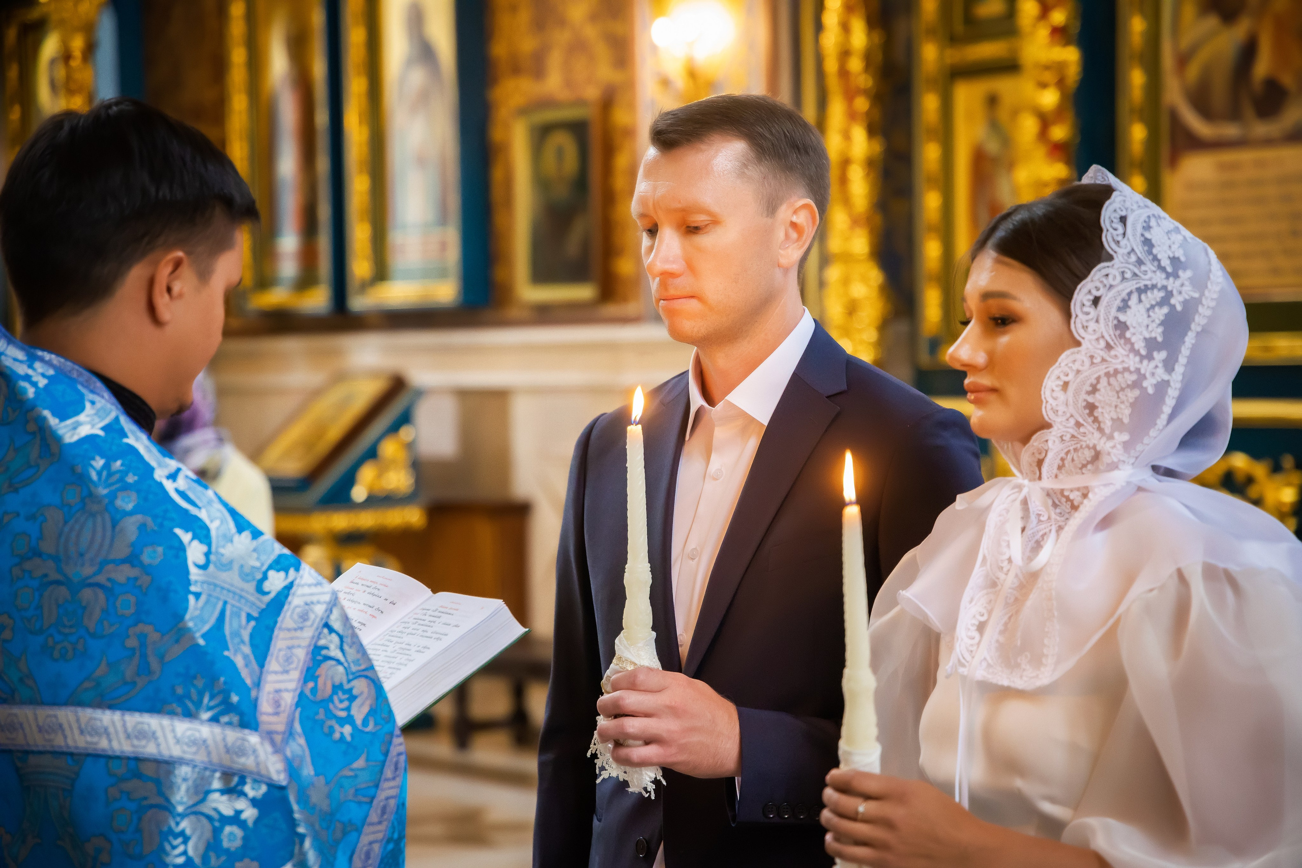 В Храме. Семейный и Свадебный фотограф в Астане Александр Астапов