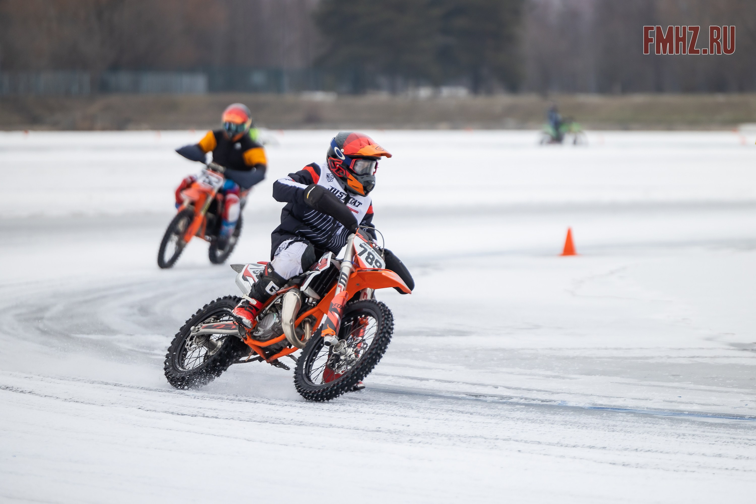 Первый этап Кубка МФР по мотокроссу на льду Большого Крылатского пруда в Москве. 8 февраля 2025 г. Фотограф Владимир Охрименко