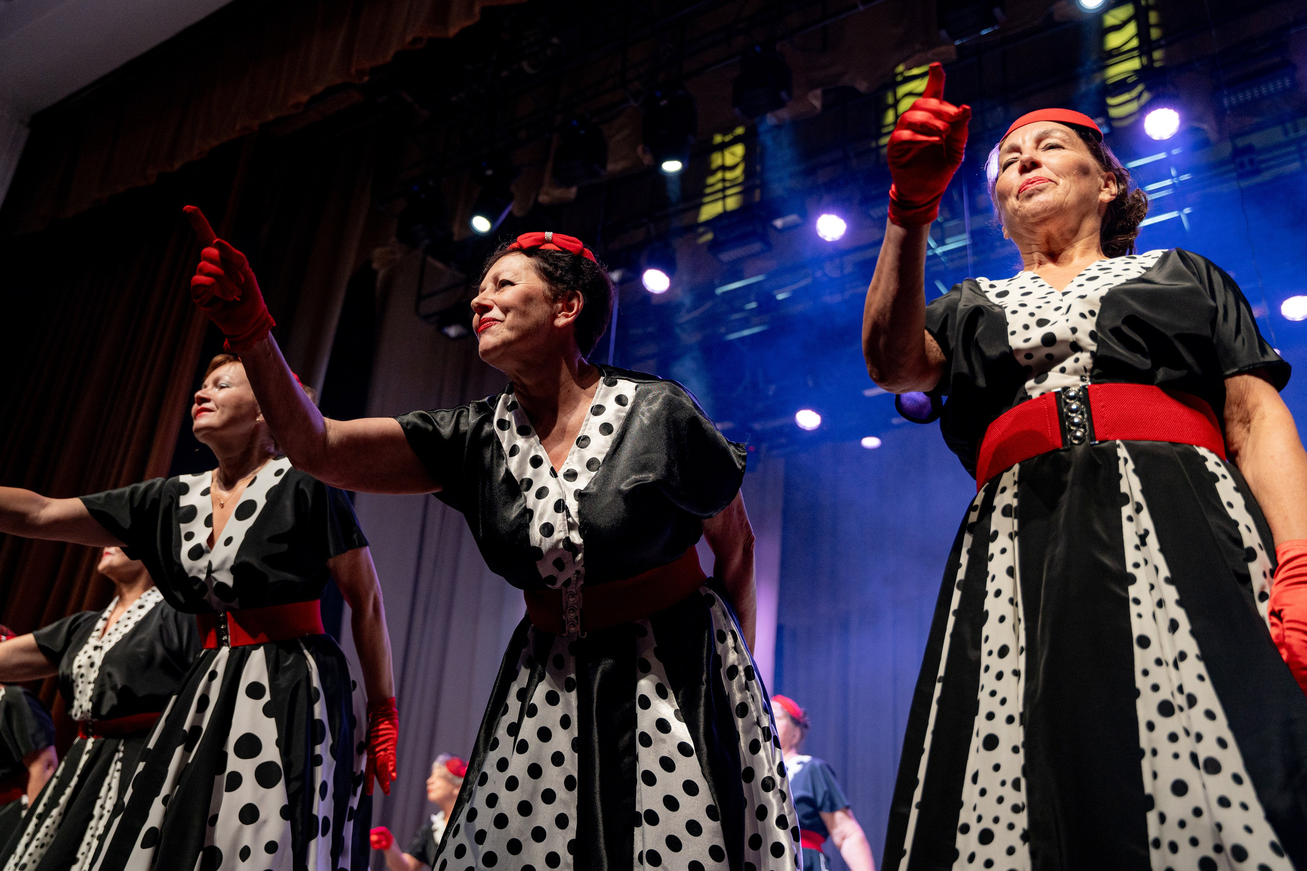 Городской фестиваль творчества ветеранов «Мудрость поколений говорит» 2024. Портретный и репортажный фотограф в Воронеже: Анастасия Пузикова