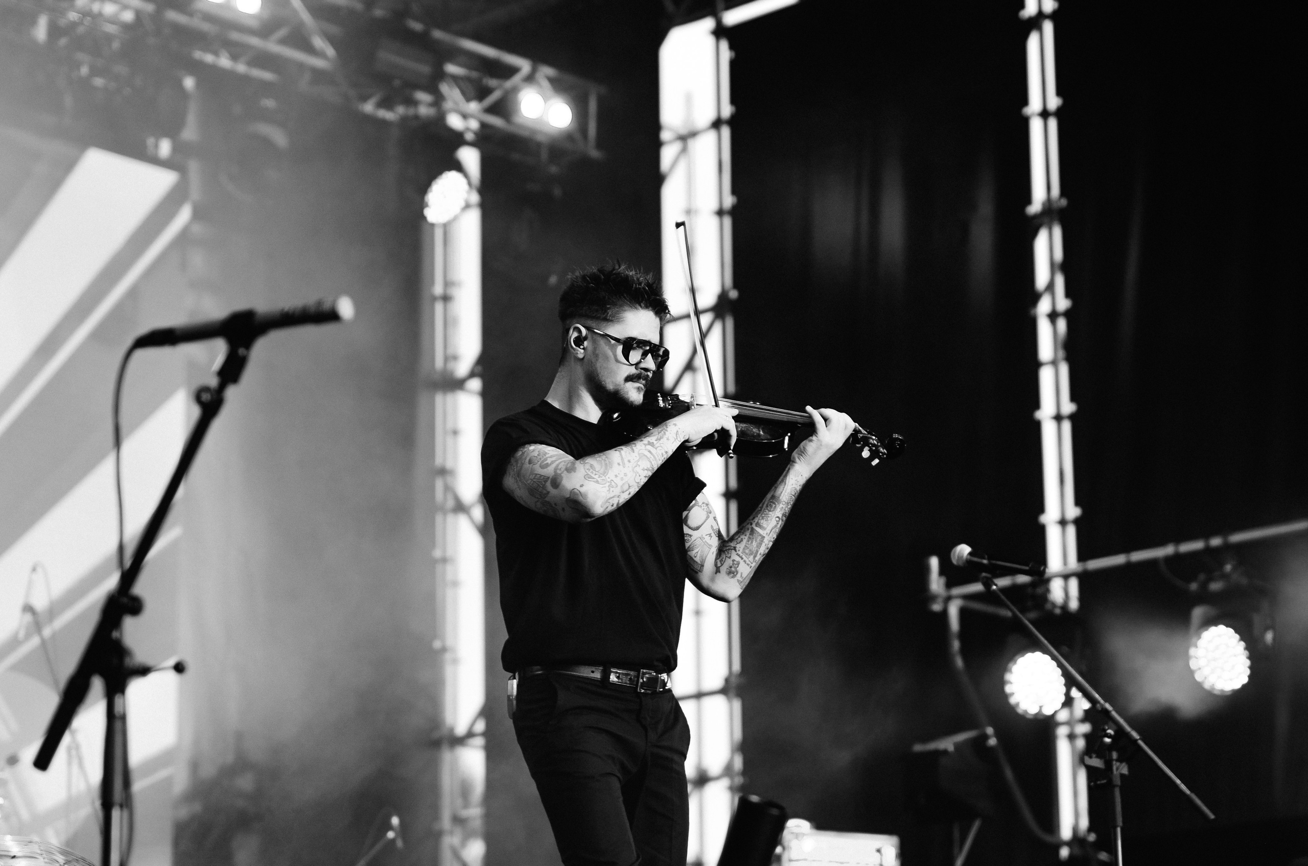 Концерт The Hatters на фестивале «Грань» в Барнауле. Денисова Аля — фотограф для парных съемок и индивидуальных историй в Барнауле