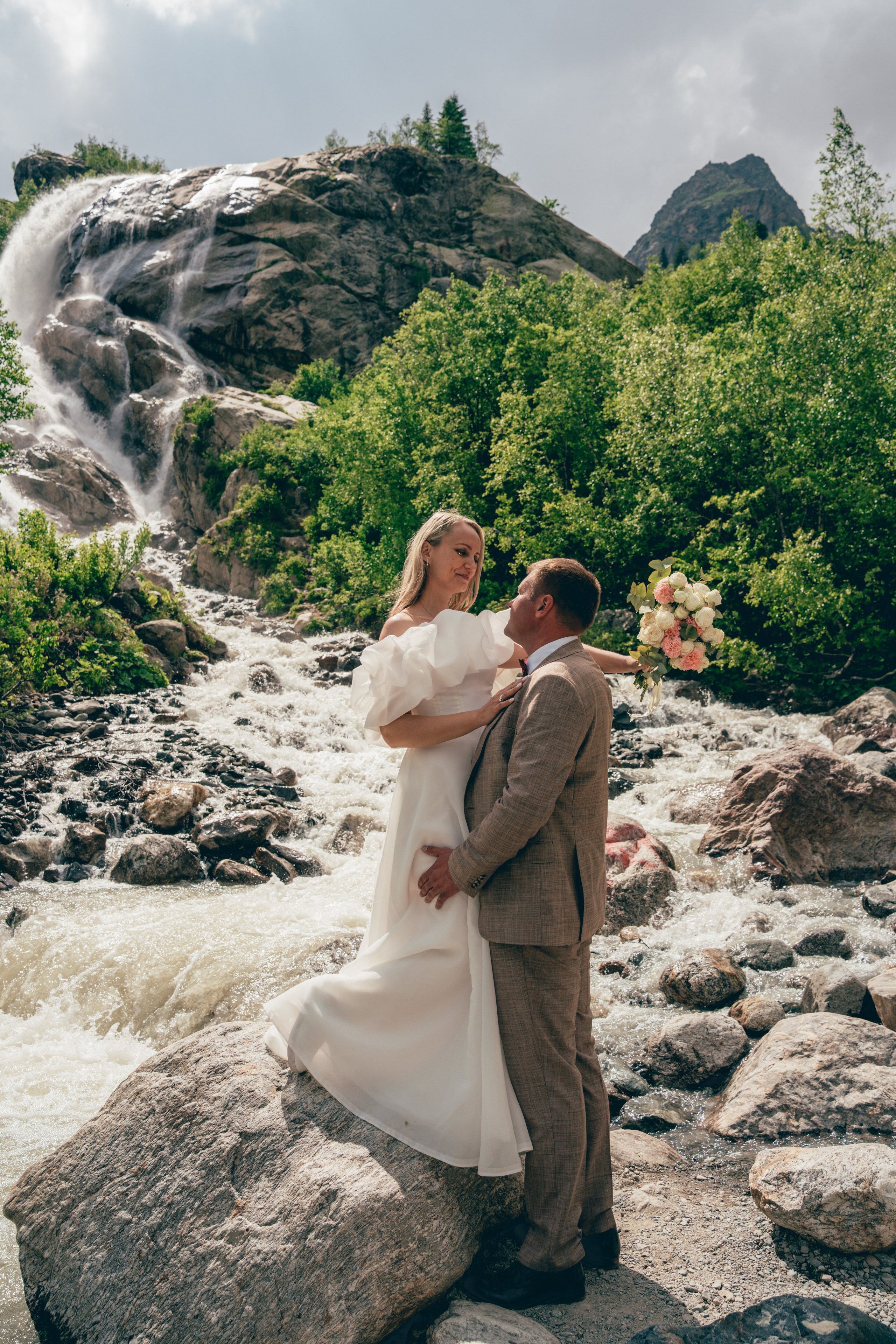 Съемка для брендов одежды КМВ Пятигорск, Железноводск, Ессентуки, Кисловодск Архыз Домбай Фотосессия. Фотограф КМВ|ГОРЫ Пятигорск Железноводск Ессентуки Кисловодск Домбай Архыз Эльбрус