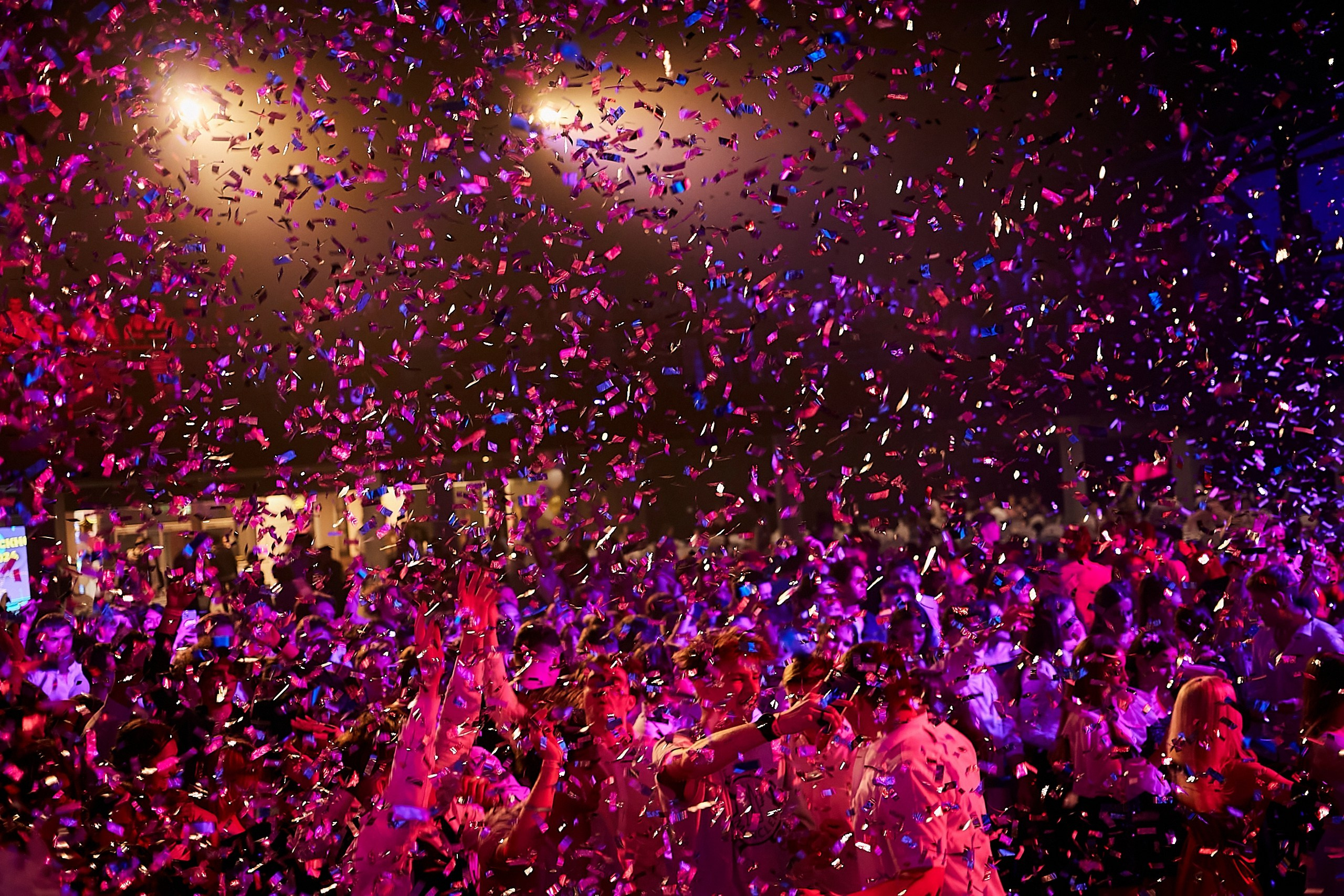 Выпускной 2024 концертный зал Академия ВТБ. Фотограф и Видеограф в Москве. Олег Корушев