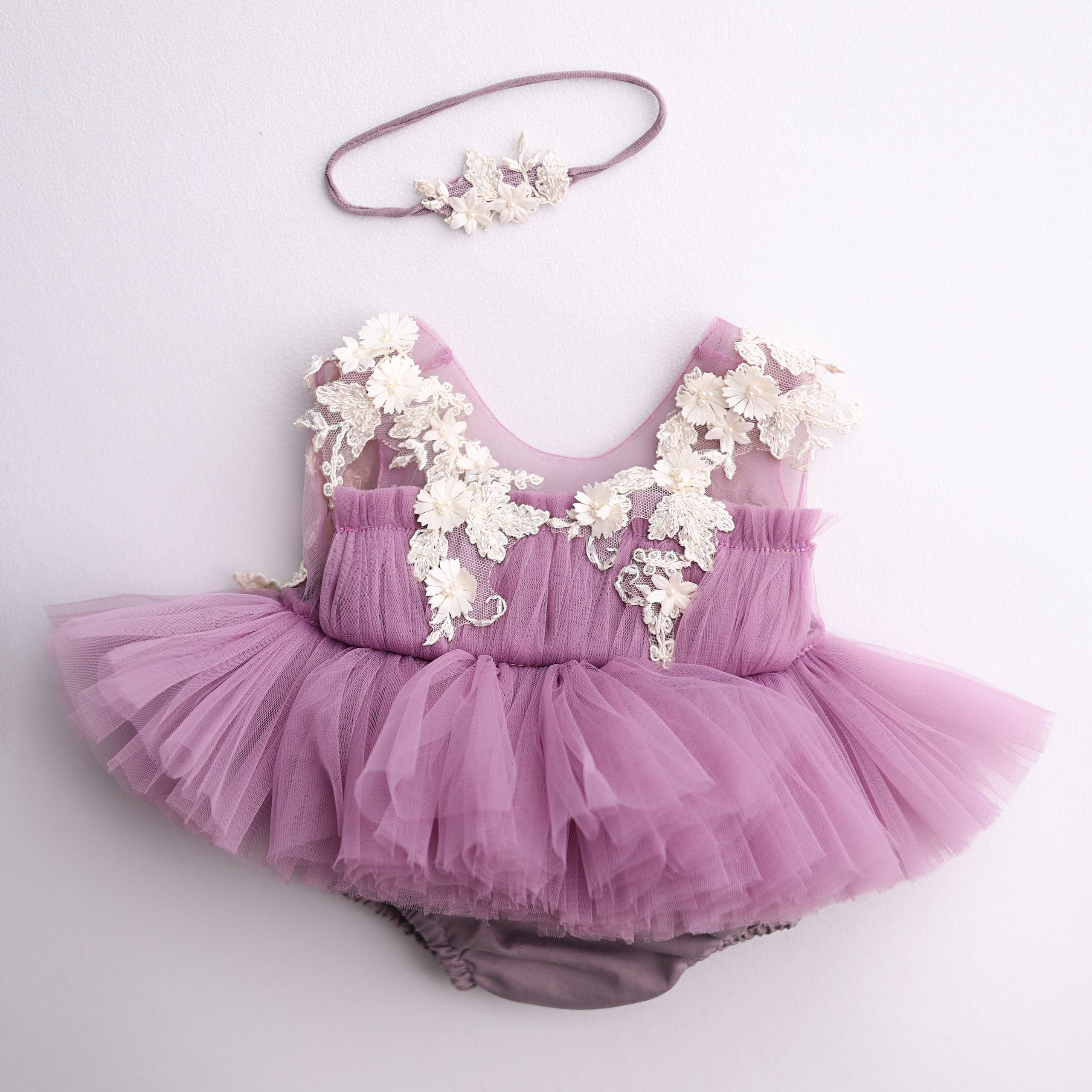 Каталог костюмов для новорожденных девочек. Фотограф новорожденных Москва. Ньюборн фотограф Москва